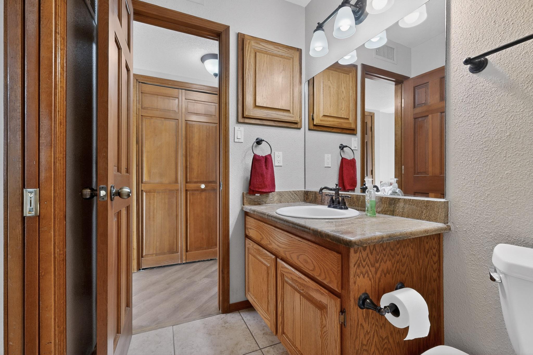 1323 Crestview Drive SW