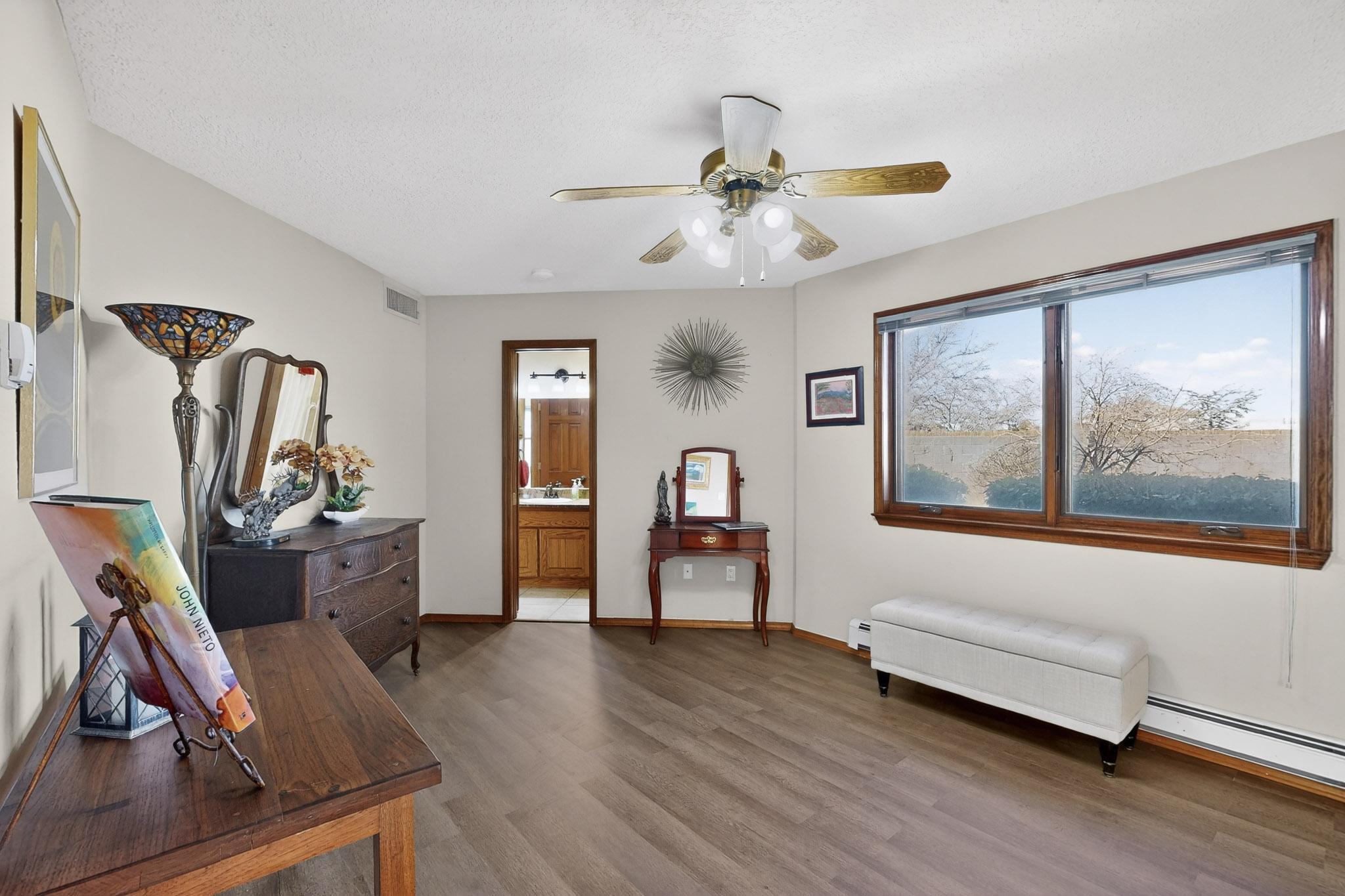 1323 Crestview Drive SW