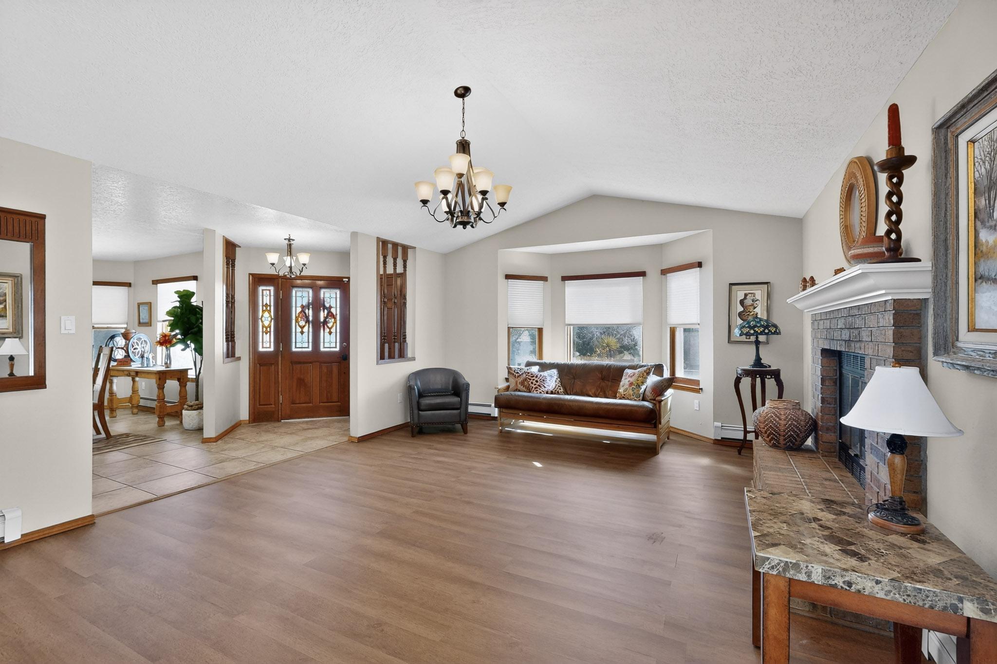 1323 Crestview Drive SW