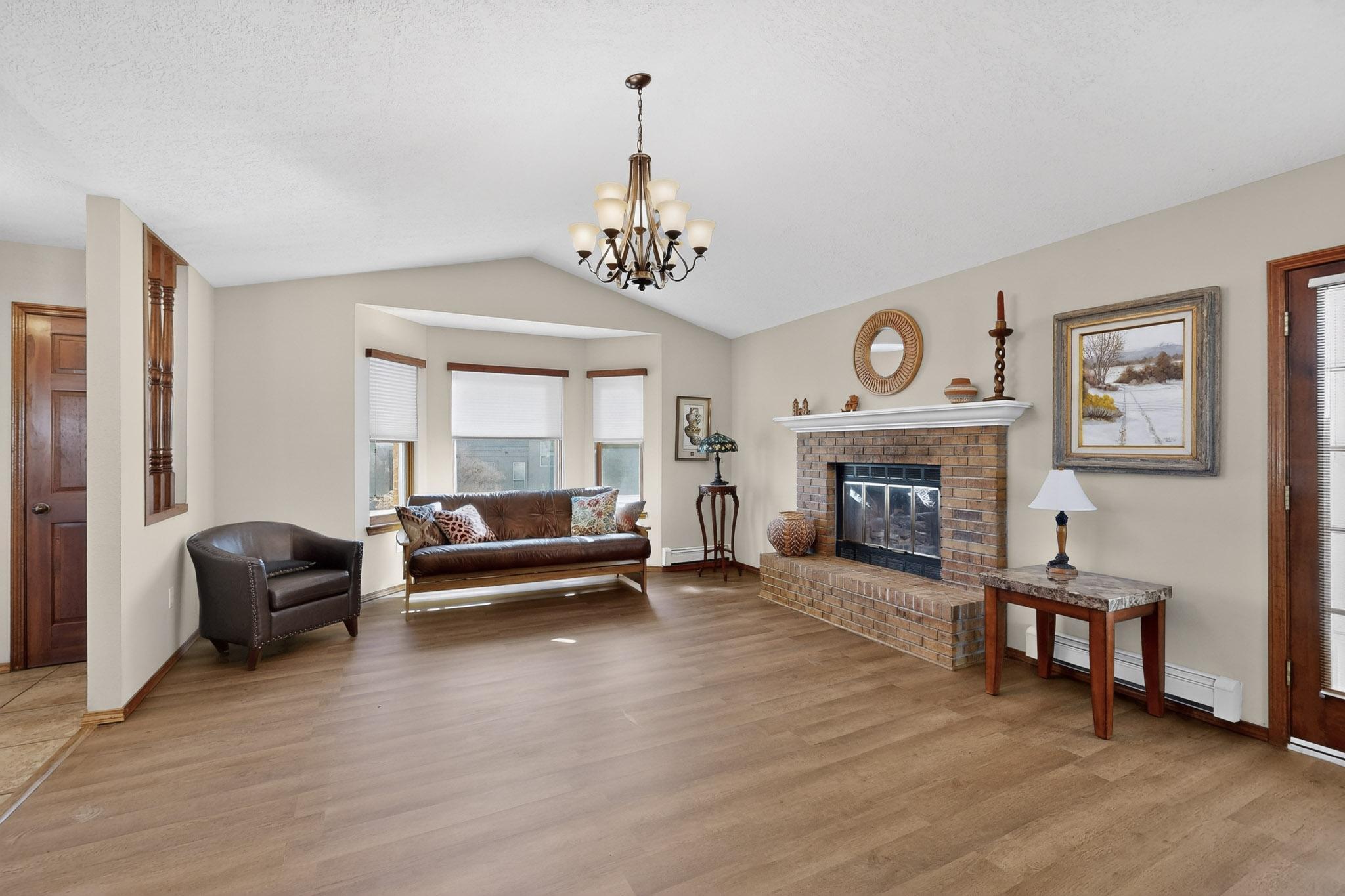 1323 Crestview Drive SW