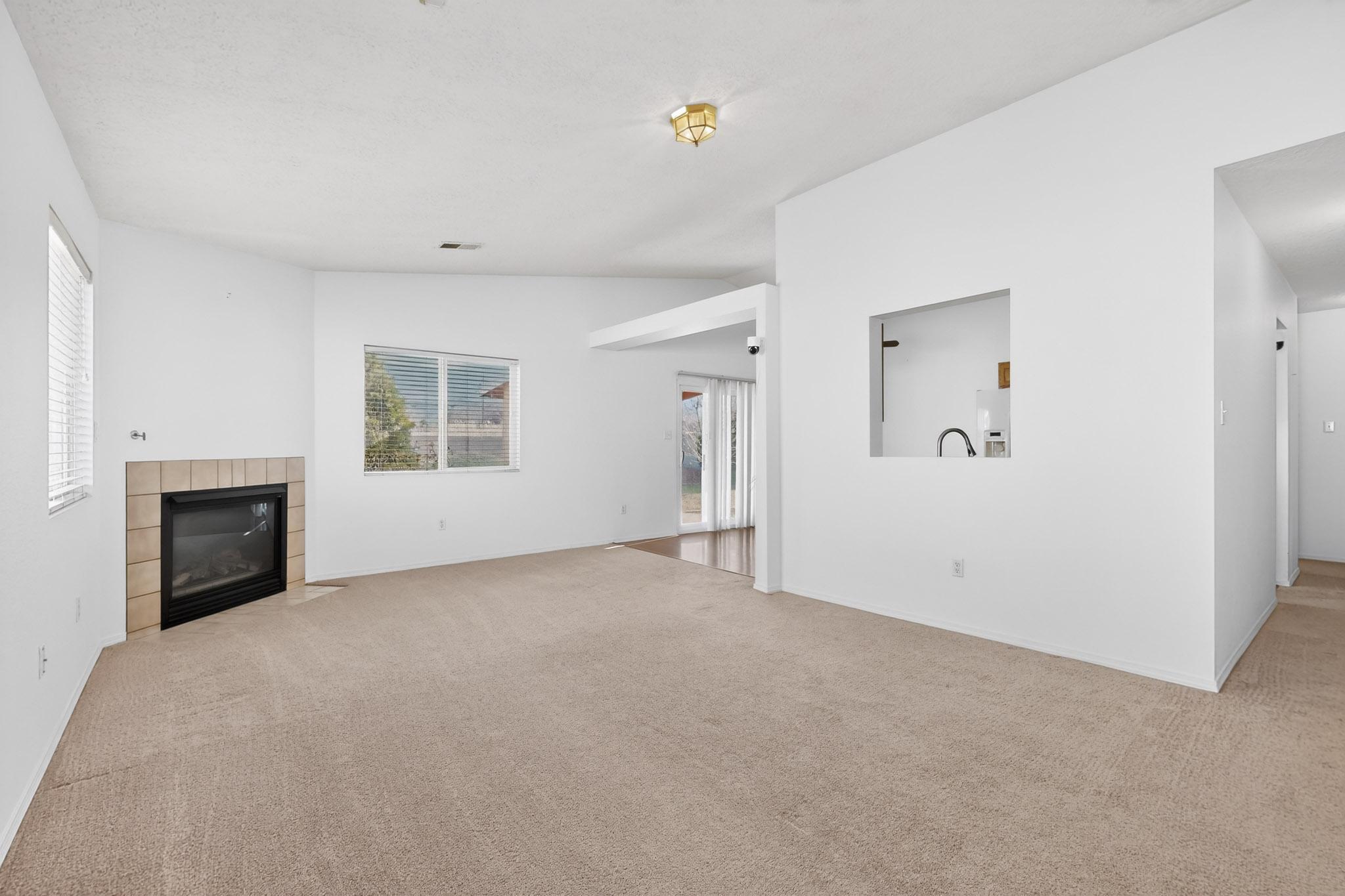 612 Glacier Bay Place SE