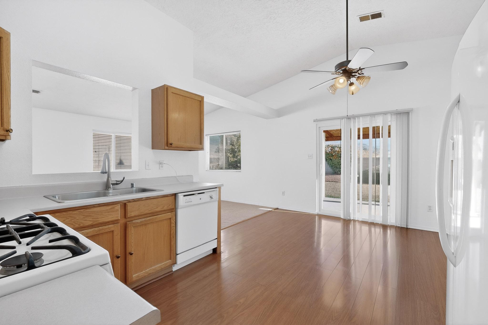 612 Glacier Bay Place SE