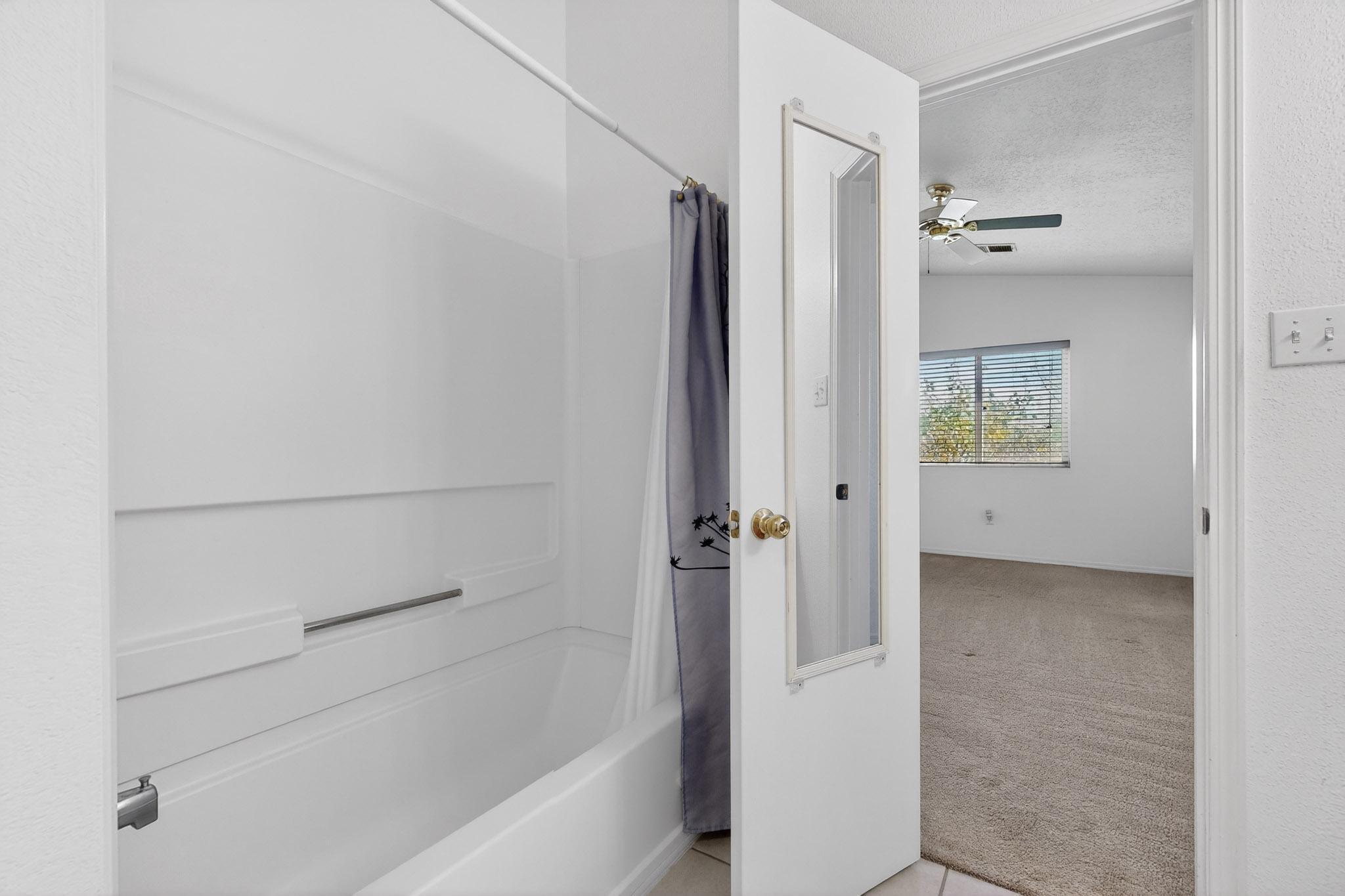 612 Glacier Bay Place SE