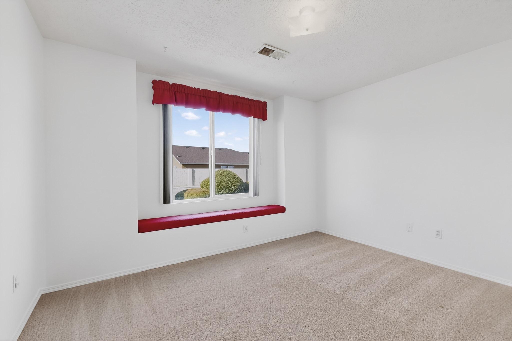 612 Glacier Bay Place SE