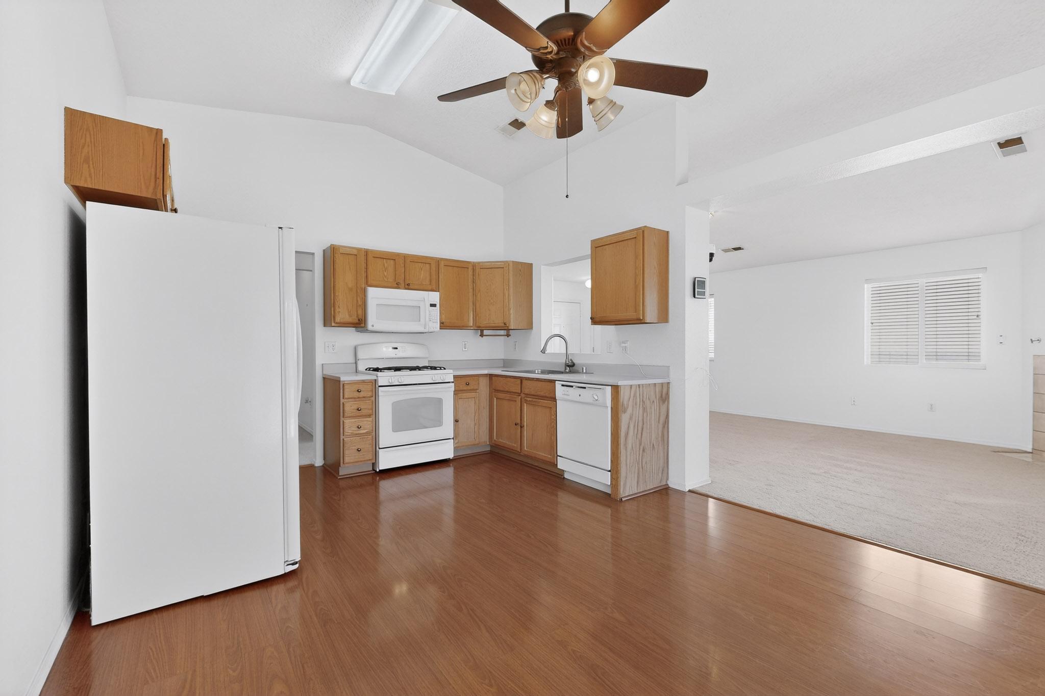 612 Glacier Bay Place SE