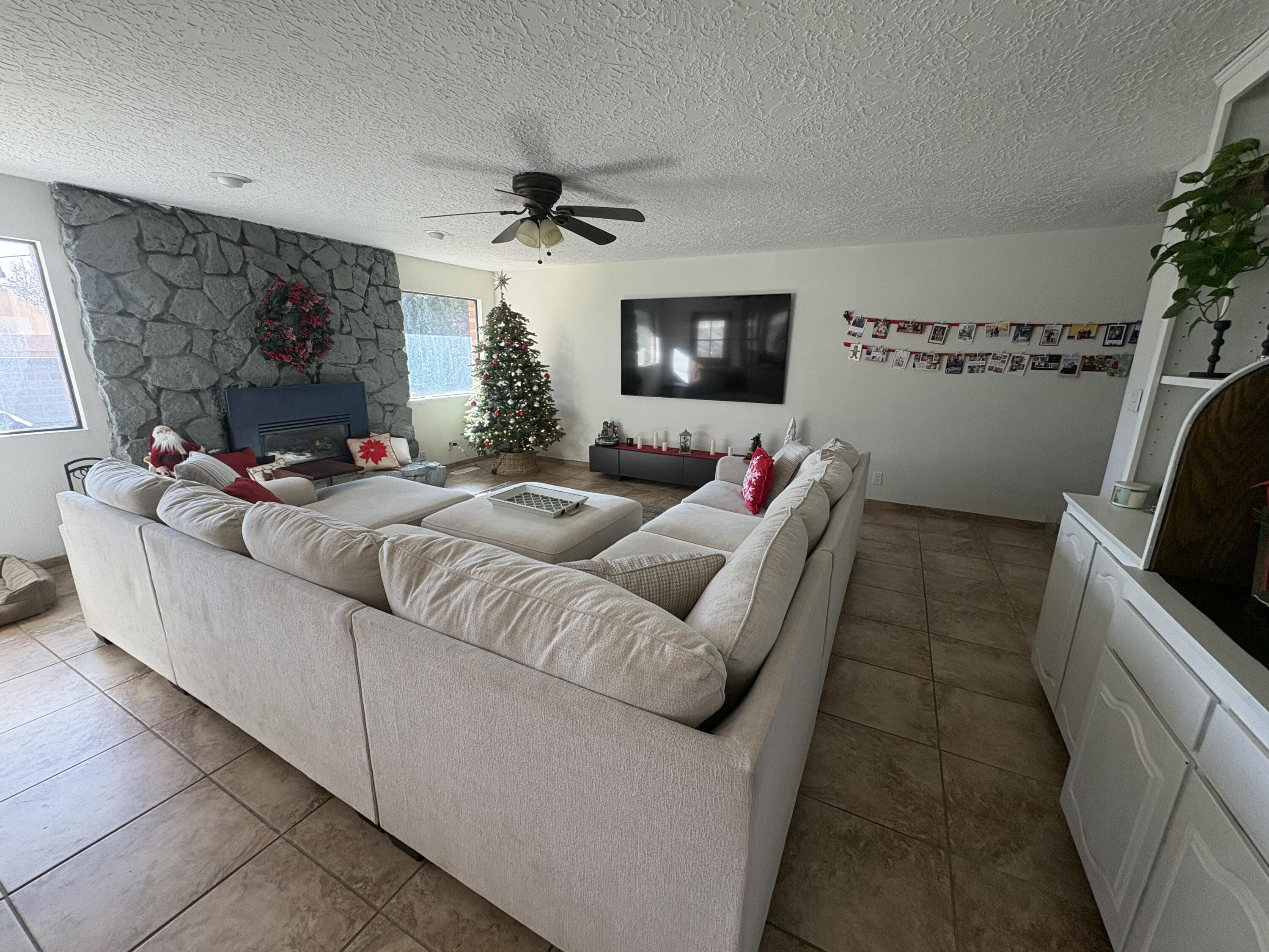 8900 CAMINITO Drive NE