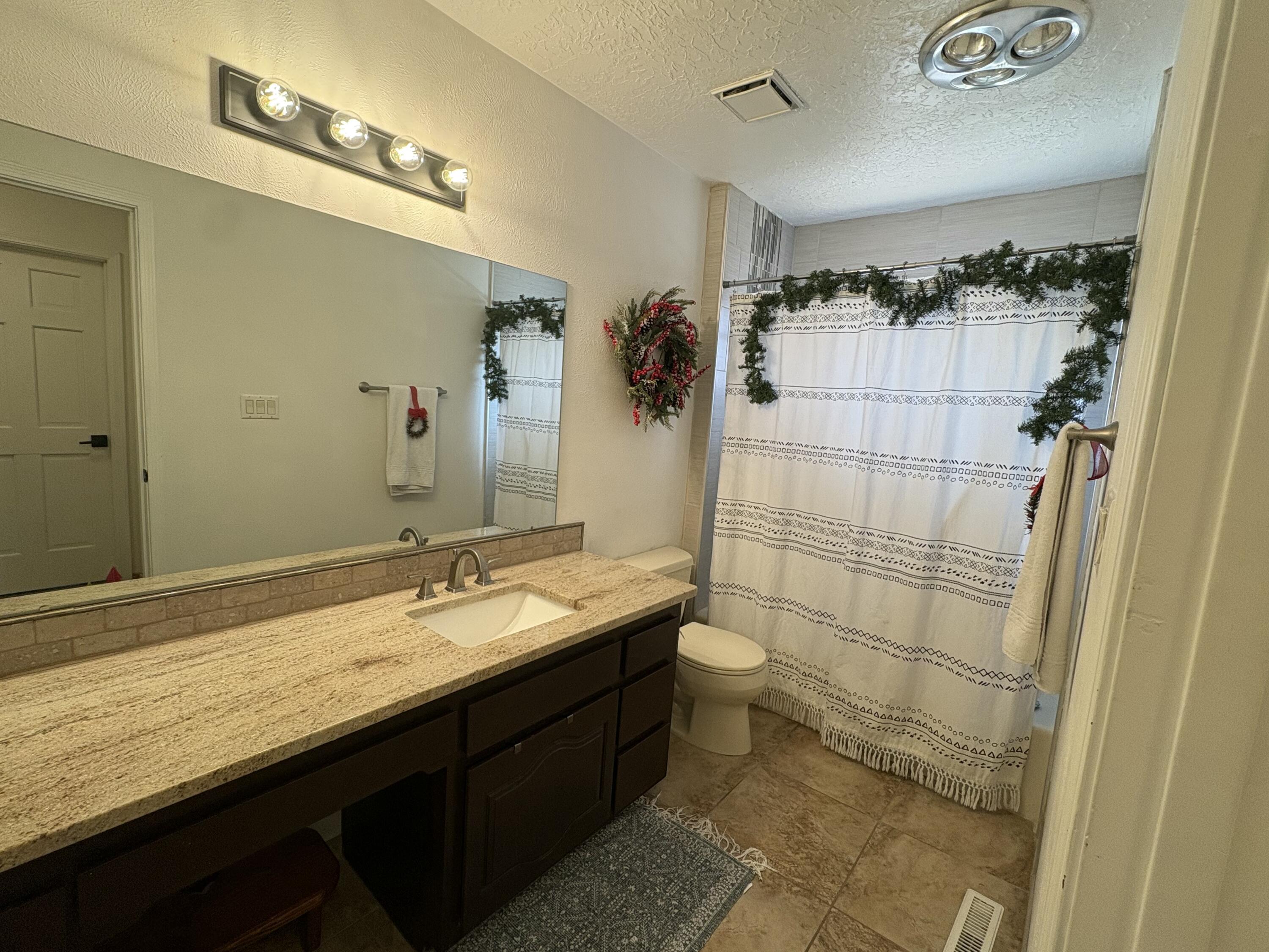 8900 CAMINITO Drive NE