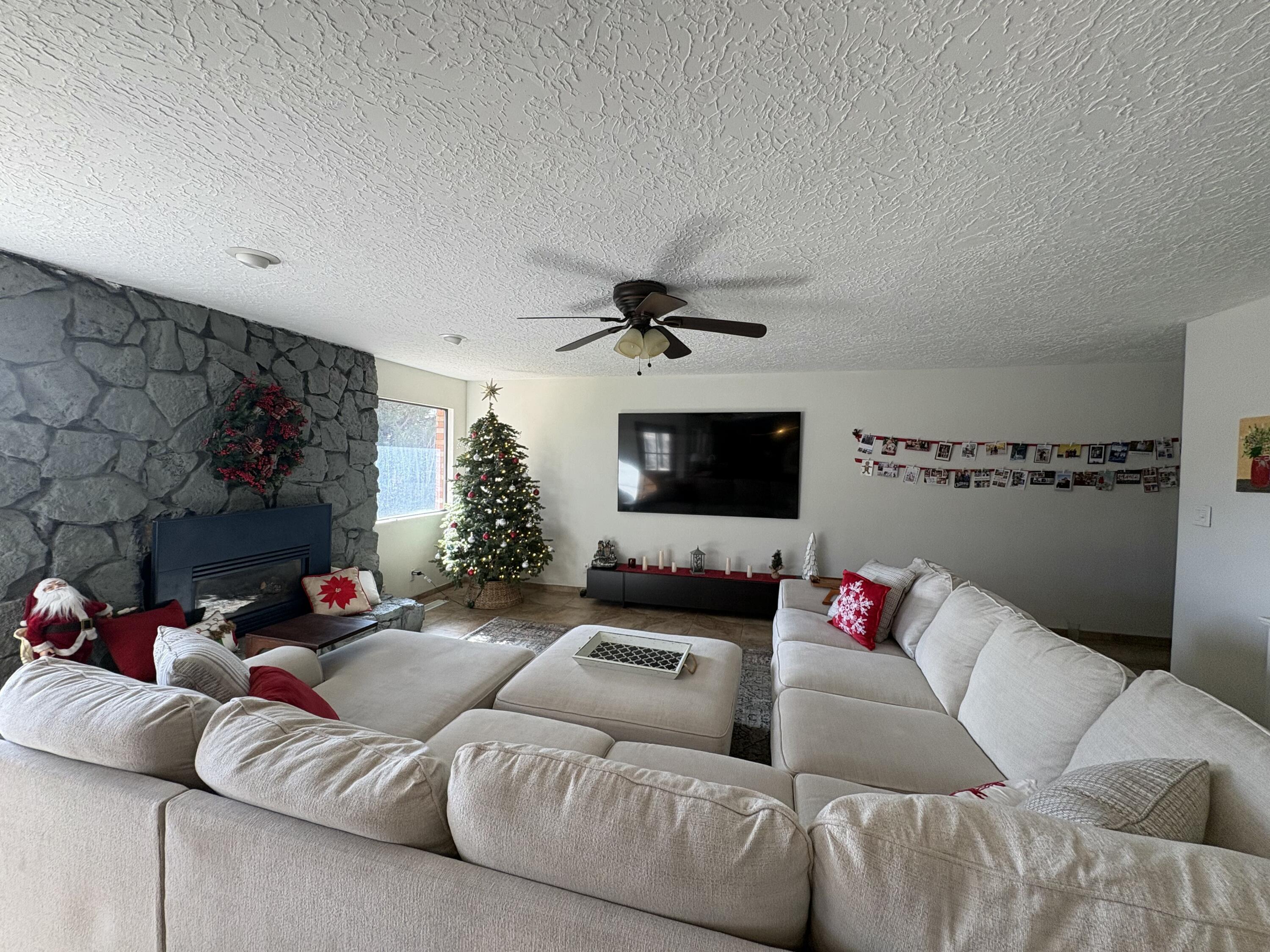 8900 CAMINITO Drive NE