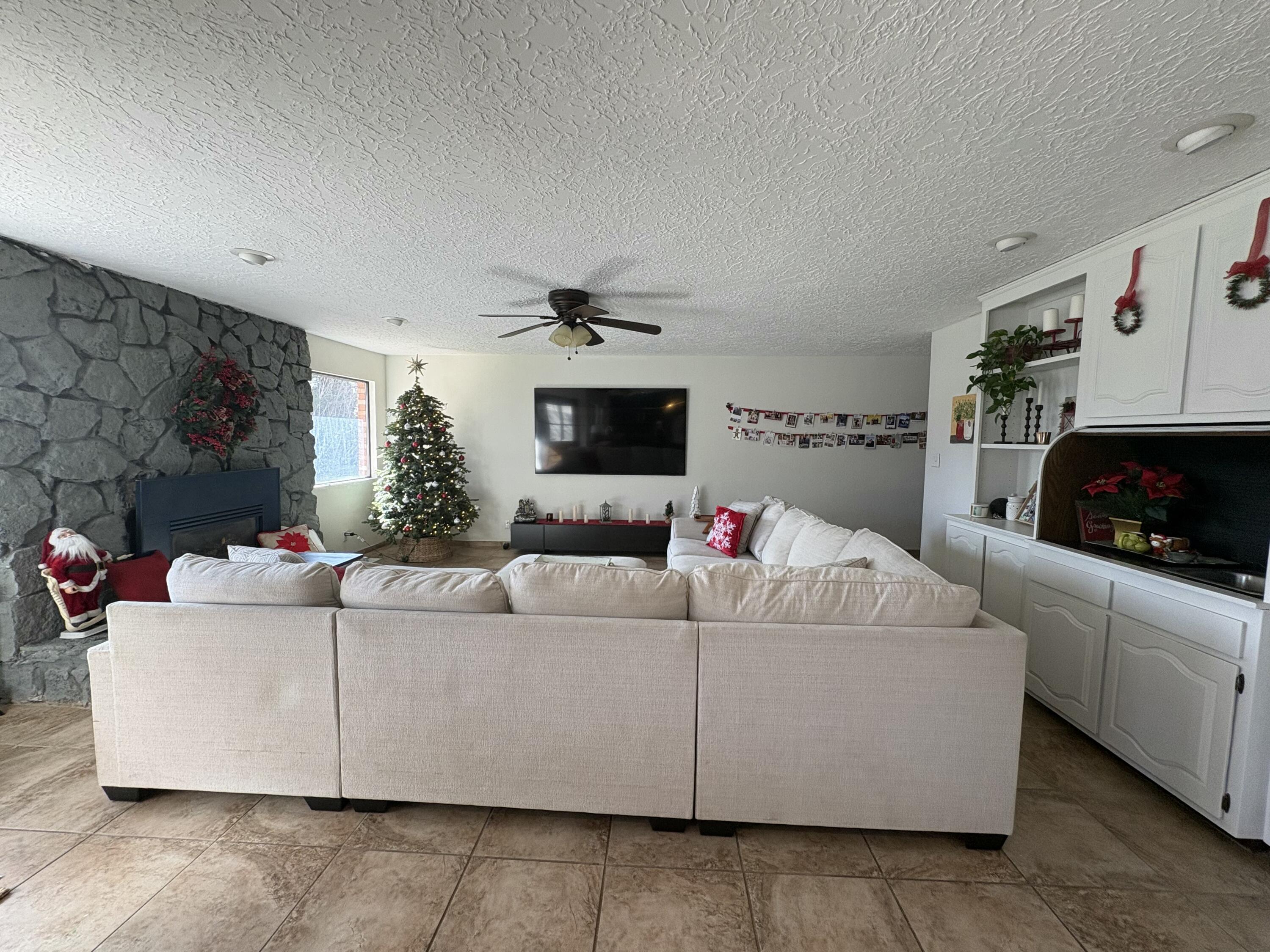 8900 CAMINITO Drive NE