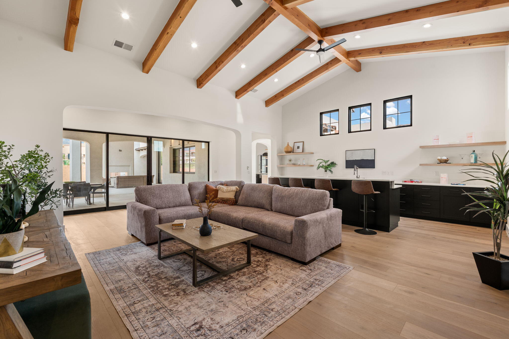 8601 Beverly Hills Avenue NE