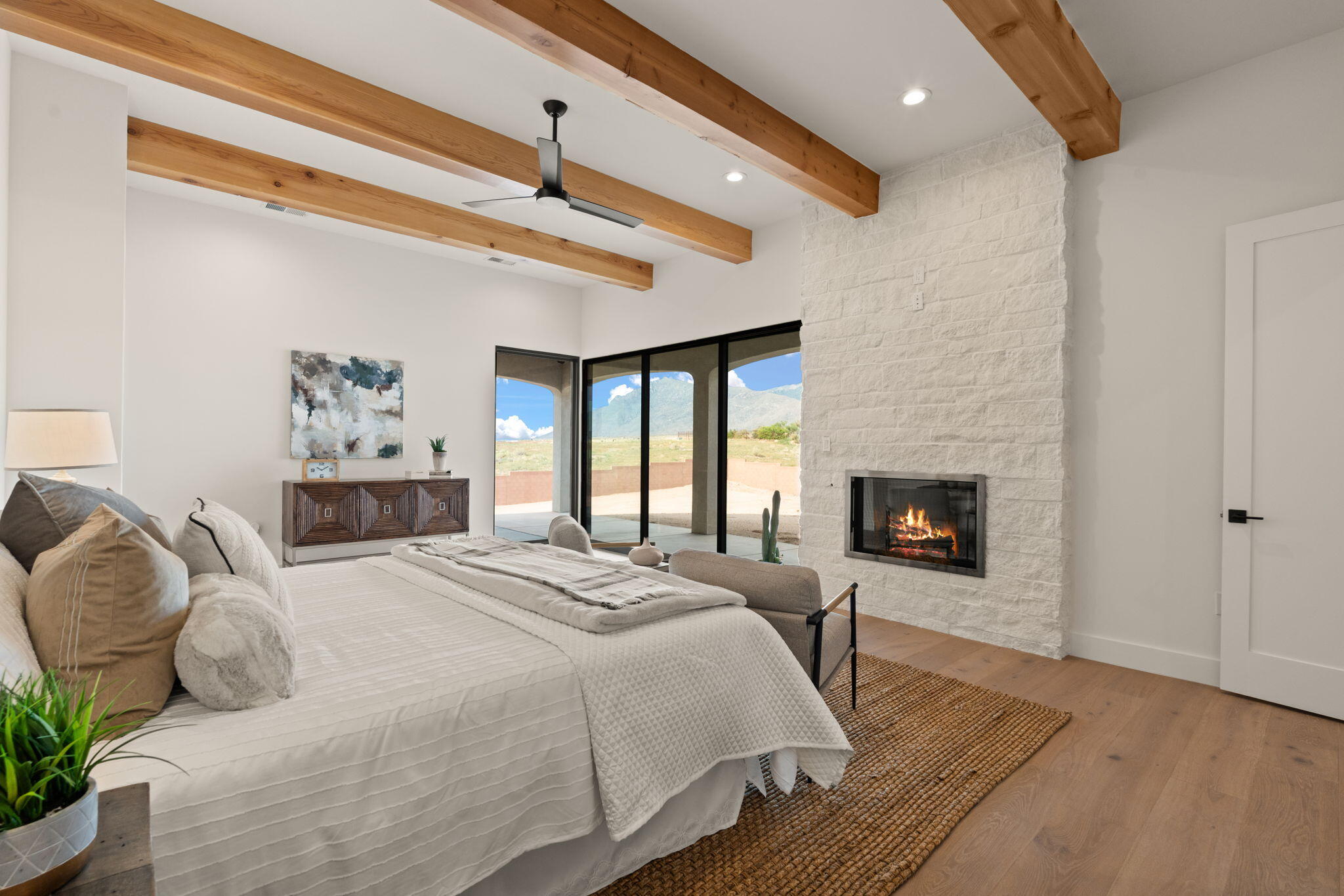 8601 Beverly Hills Avenue NE