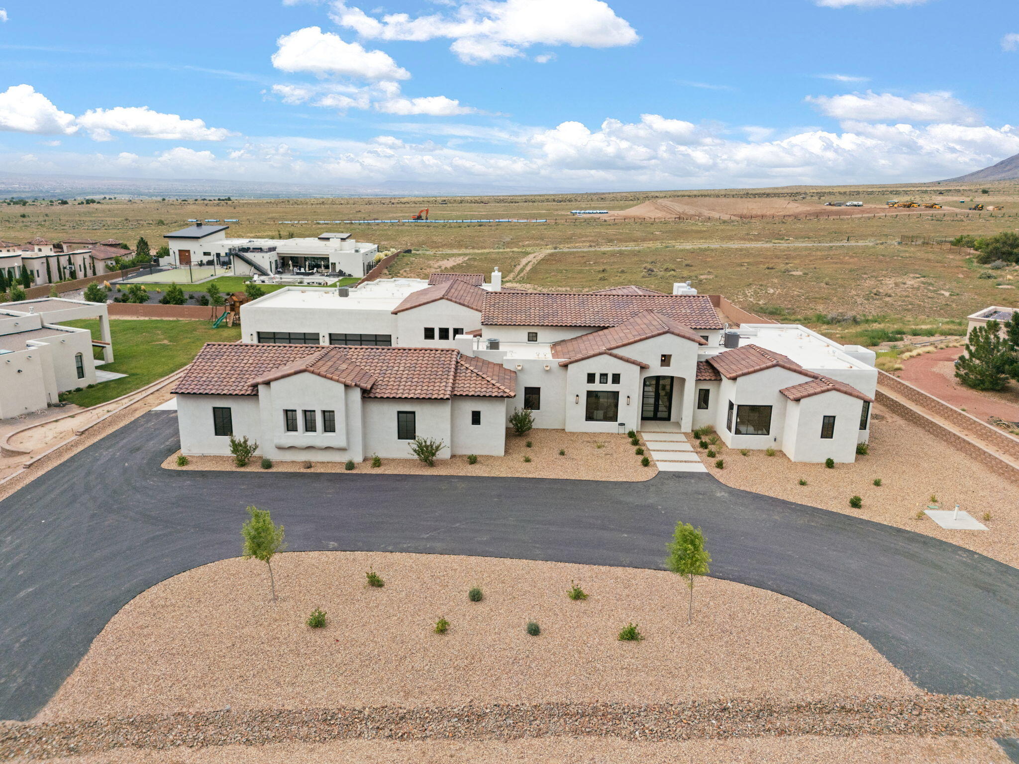 8601 Beverly Hills Avenue NE