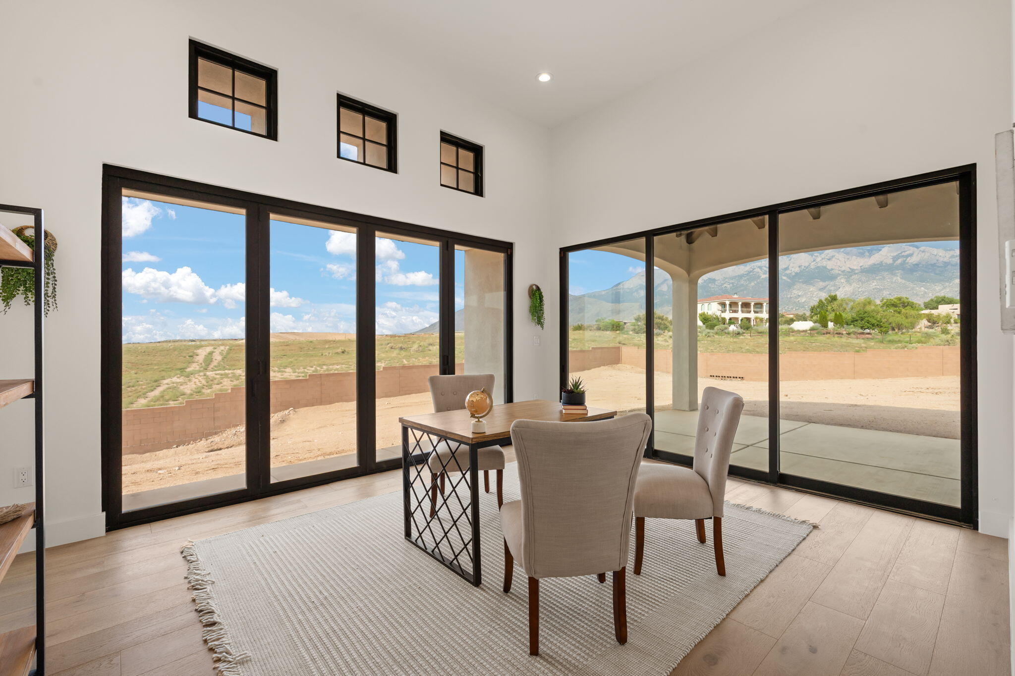 8601 Beverly Hills Avenue NE