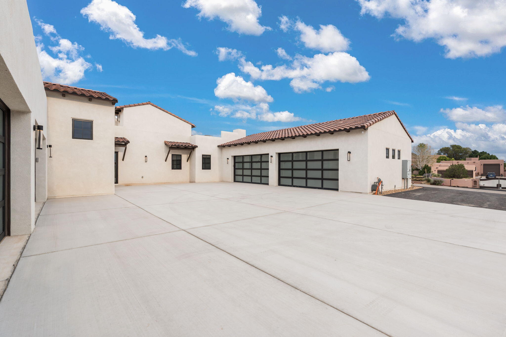 8601 Beverly Hills Avenue NE