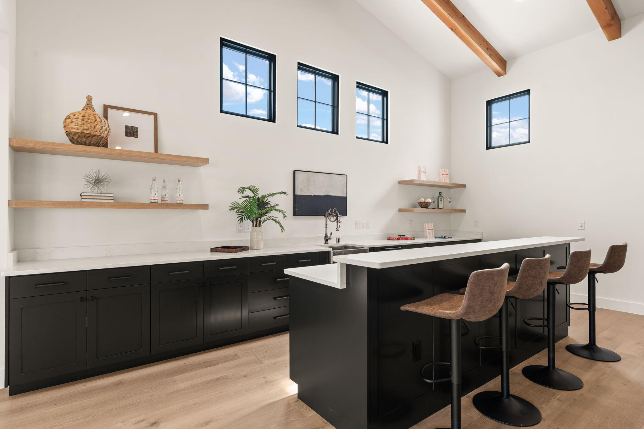 8601 Beverly Hills Avenue NE