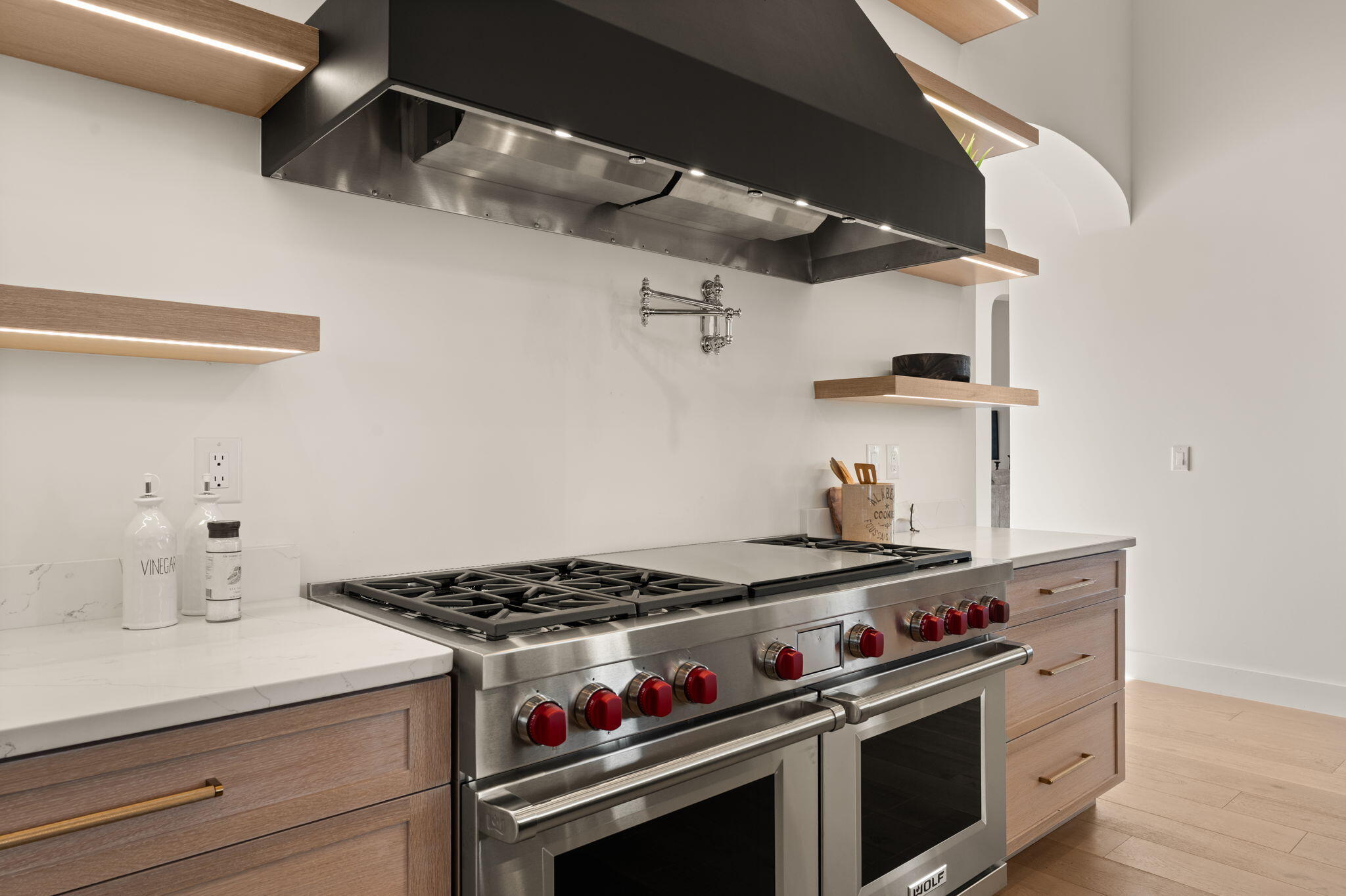 8601 Beverly Hills Avenue NE