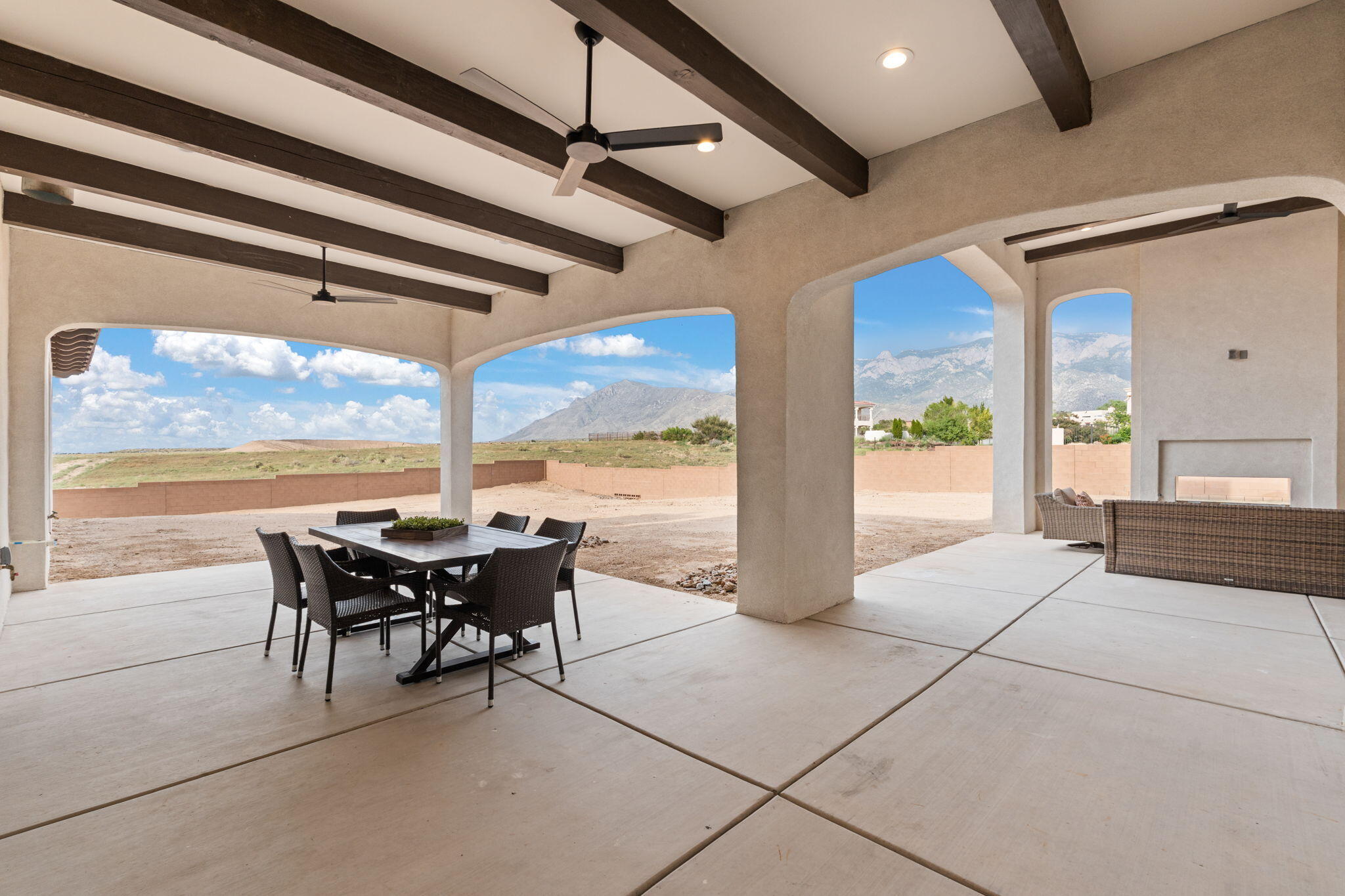 8601 Beverly Hills Avenue NE