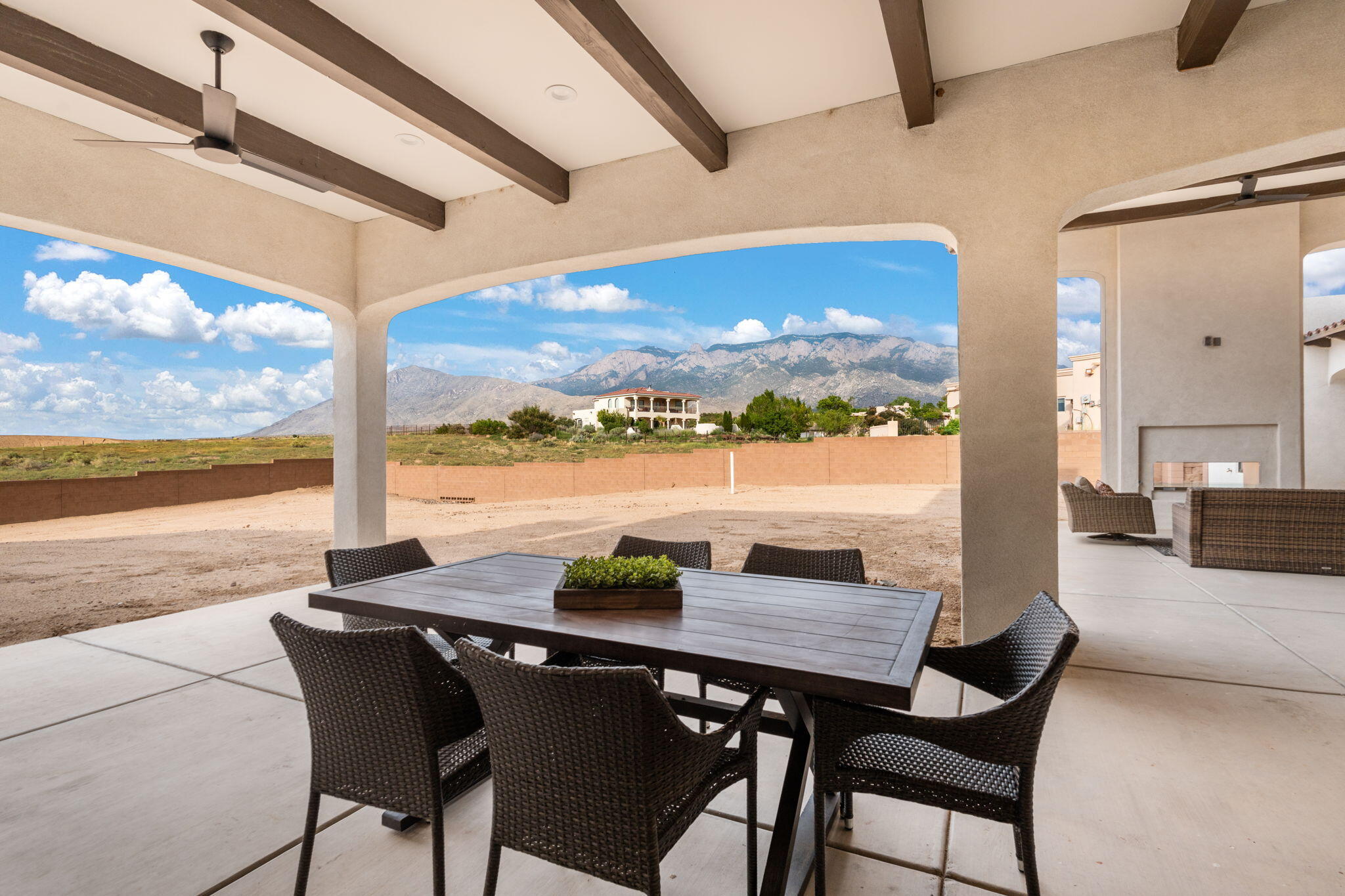 8601 Beverly Hills Avenue NE