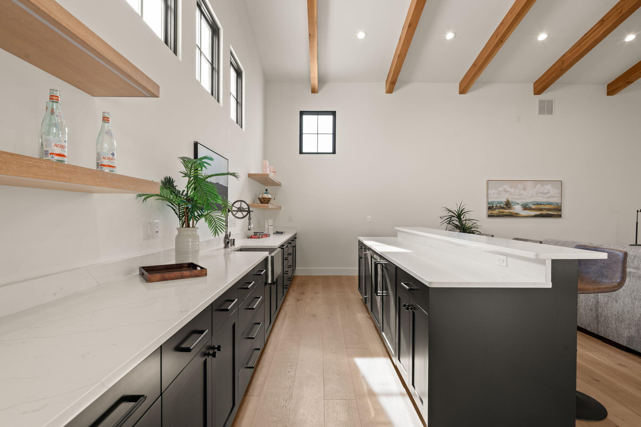 8601 Beverly Hills Avenue NE