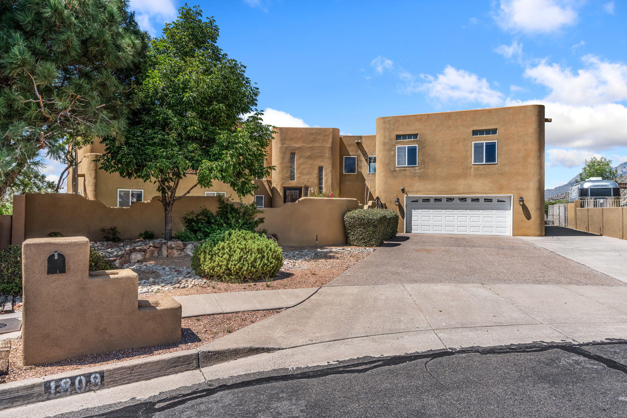 1809 Archuleta Drive NE