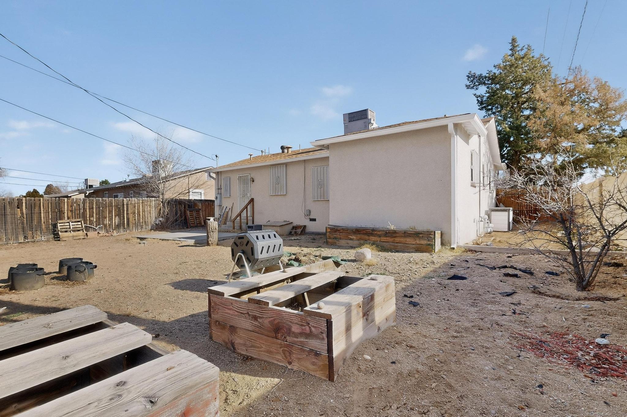 709 Carlisle Boulevard NE