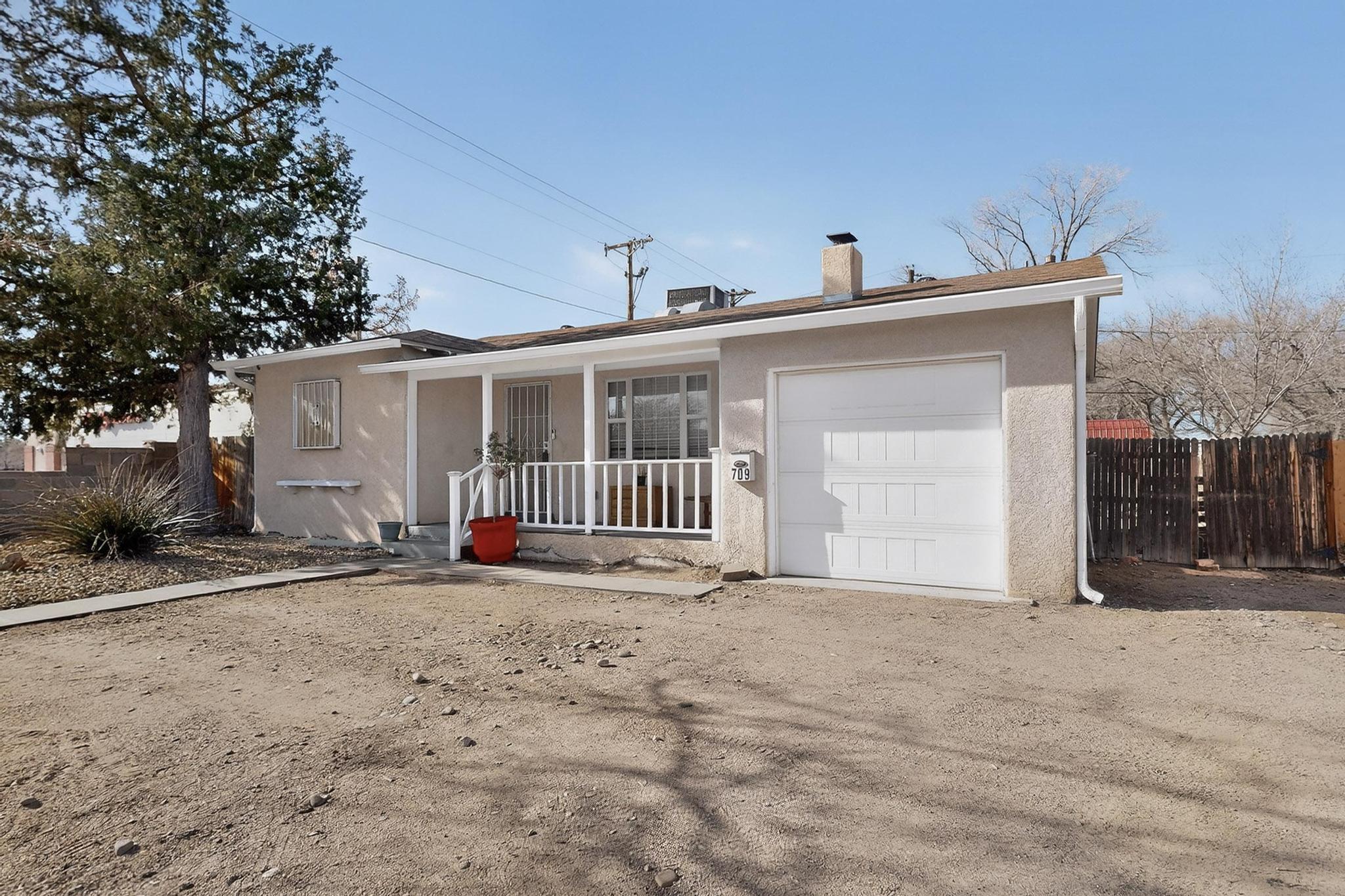 709 Carlisle Boulevard NE