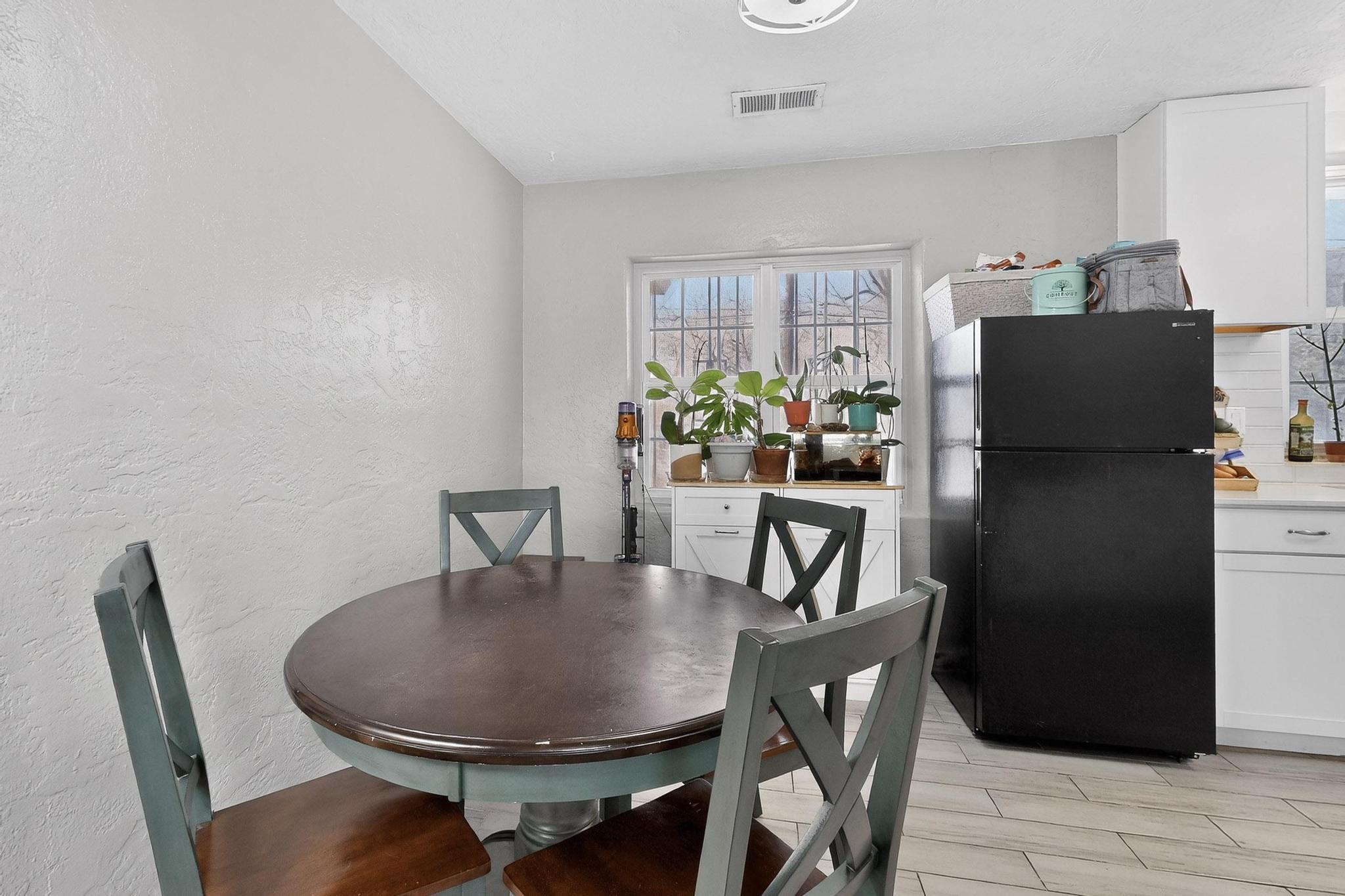 709 Carlisle Boulevard NE