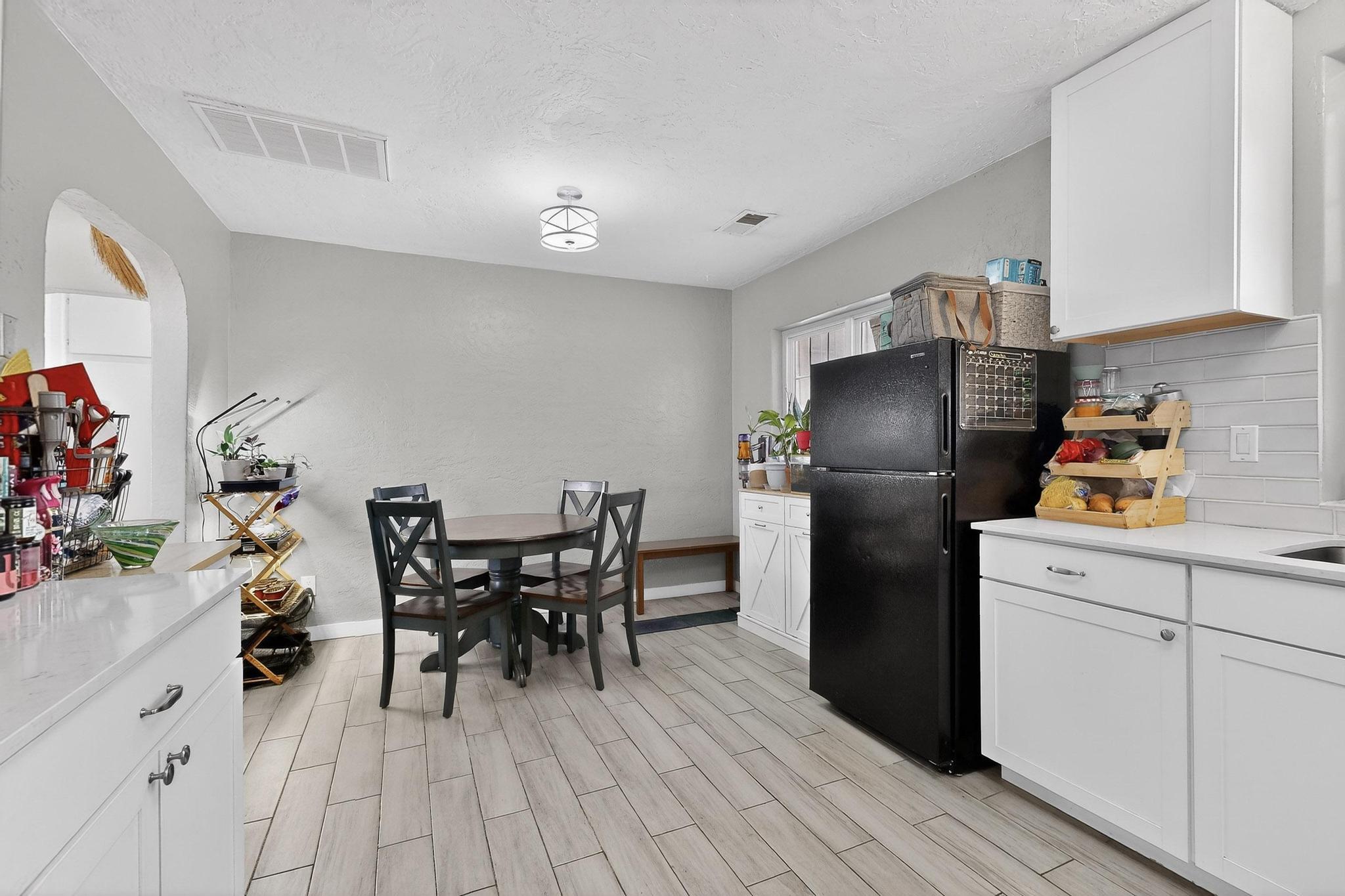 709 Carlisle Boulevard NE