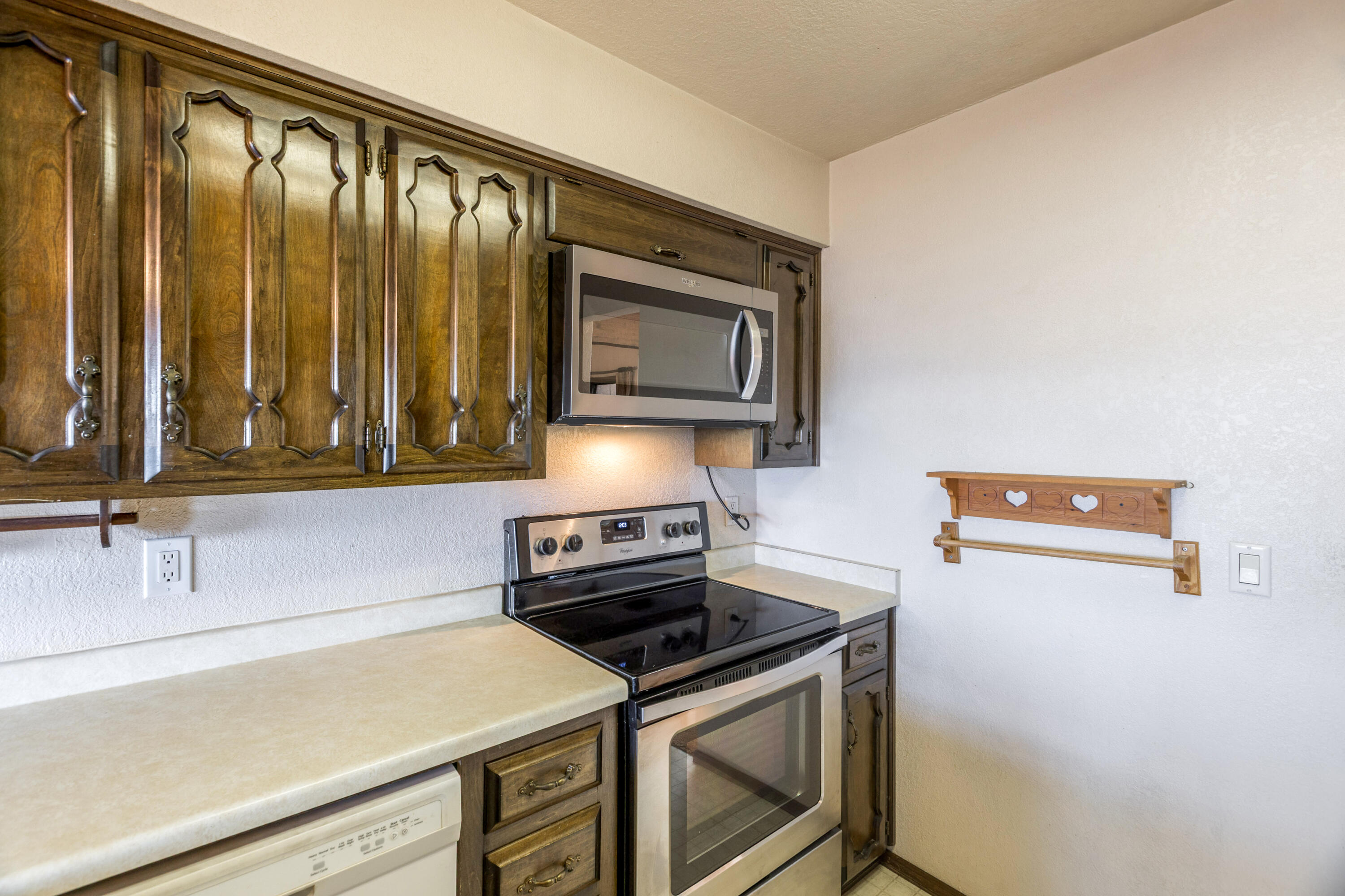 6329 Antares Road NE