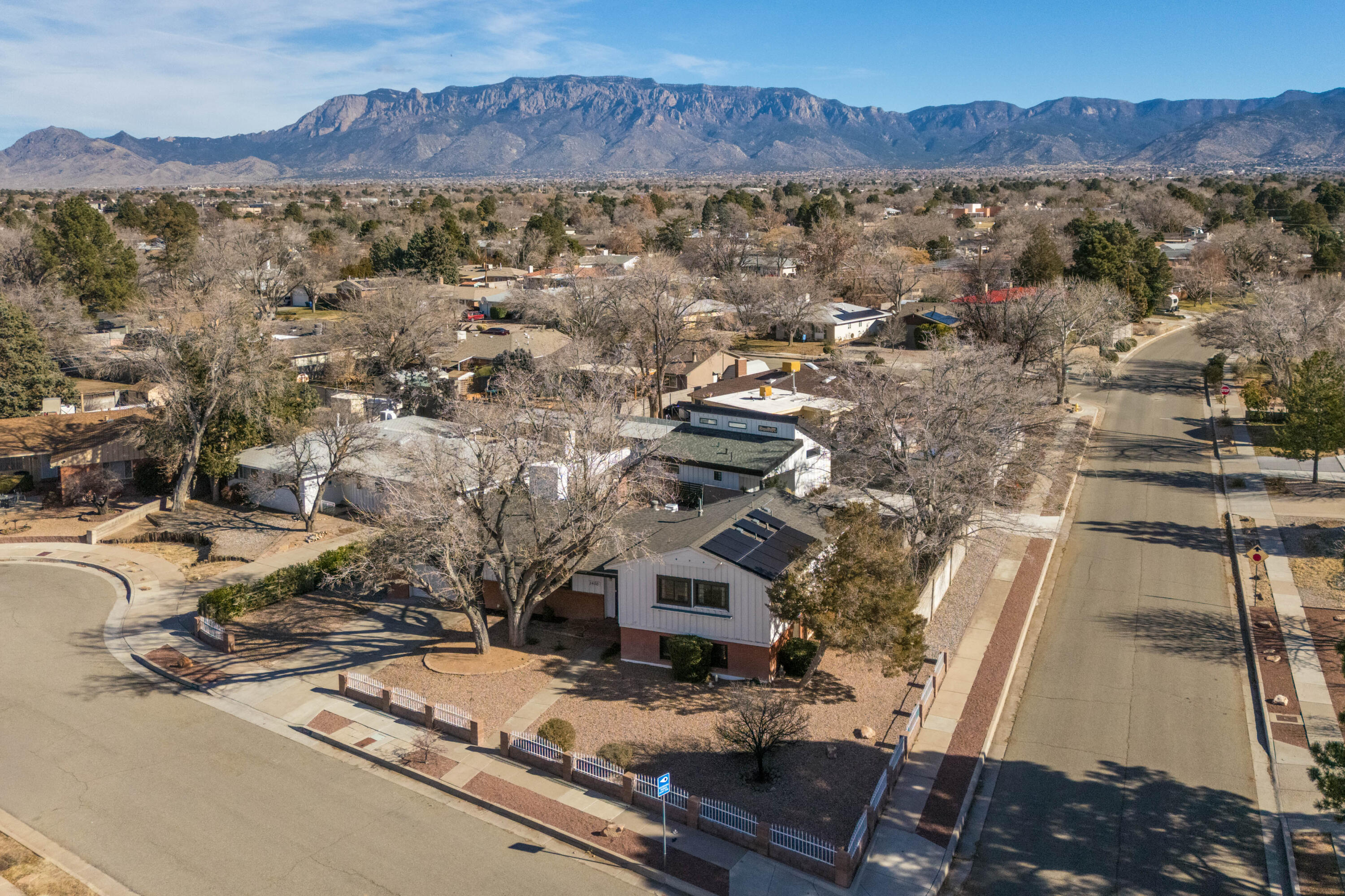 3400 Dellwood Court NE