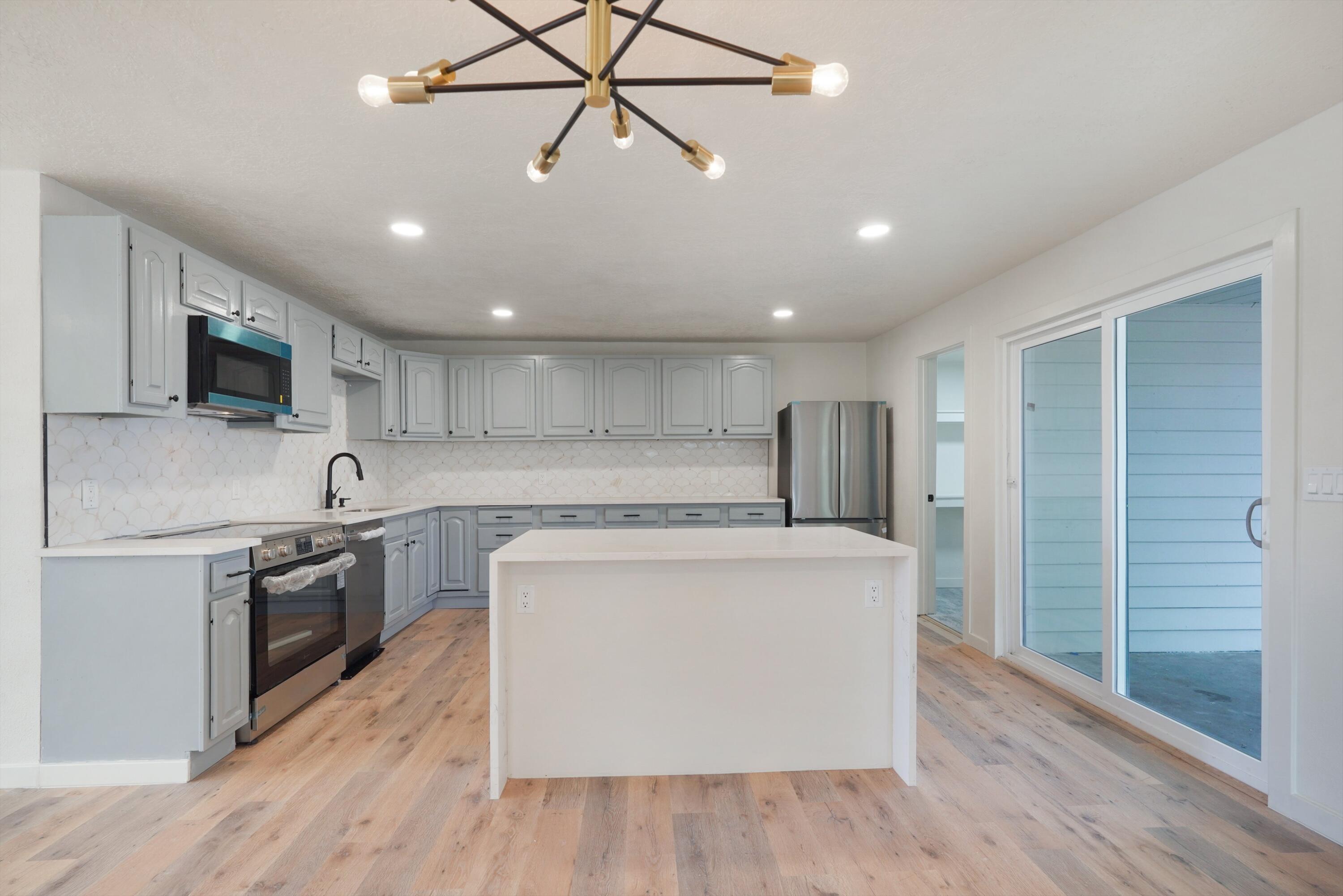 1019 Santa Clara Drive