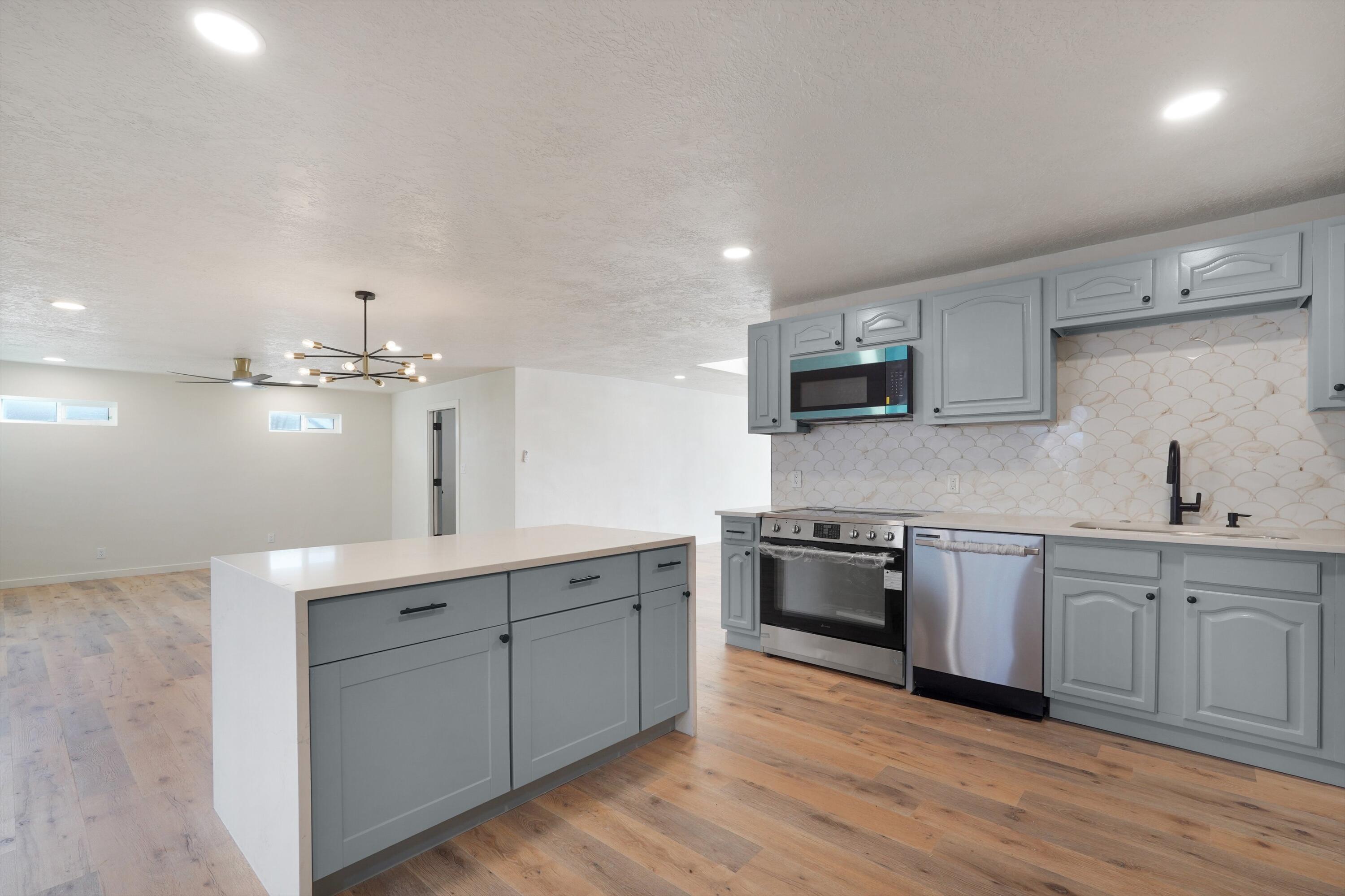 1019 Santa Clara Drive