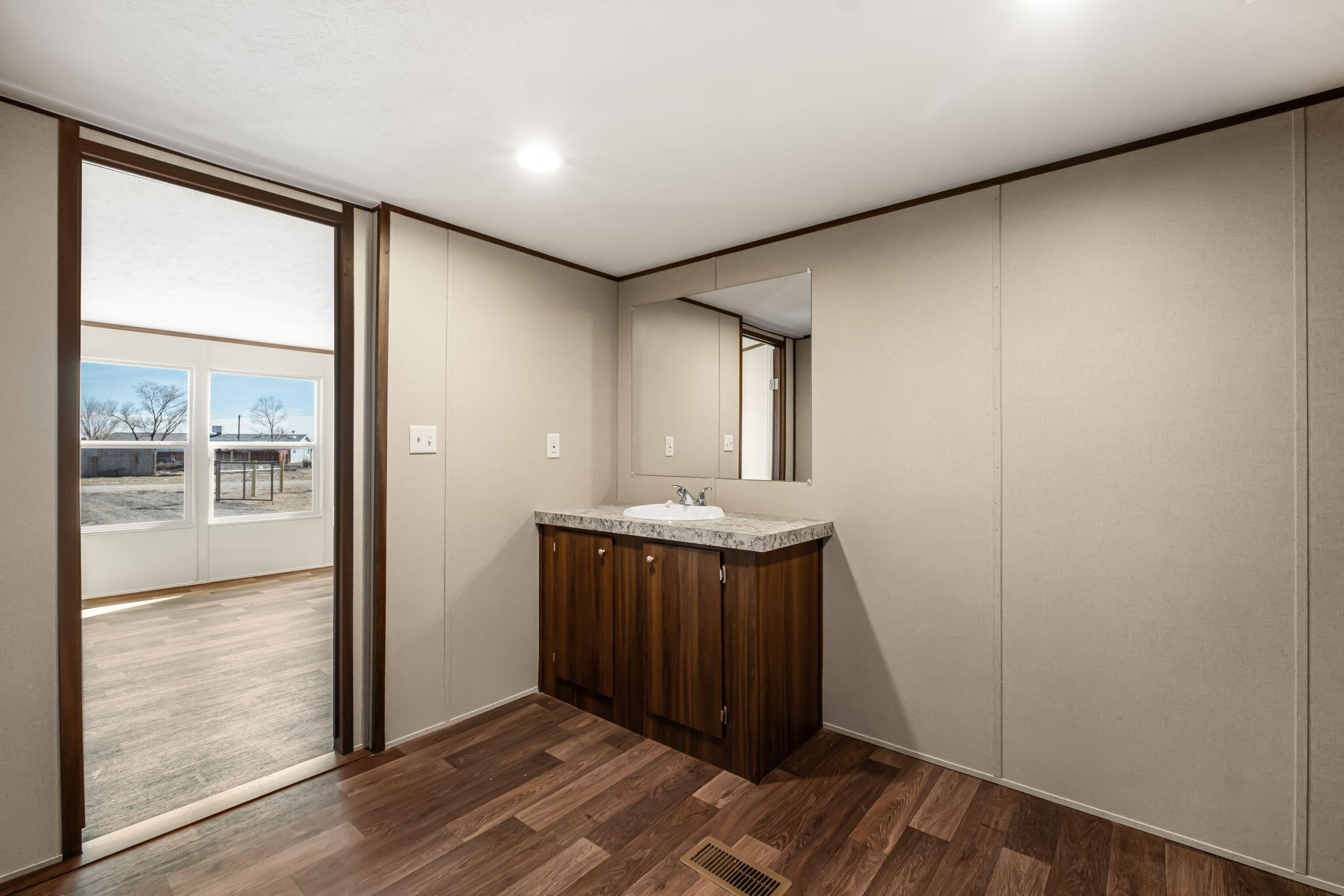 43 Washington Loop