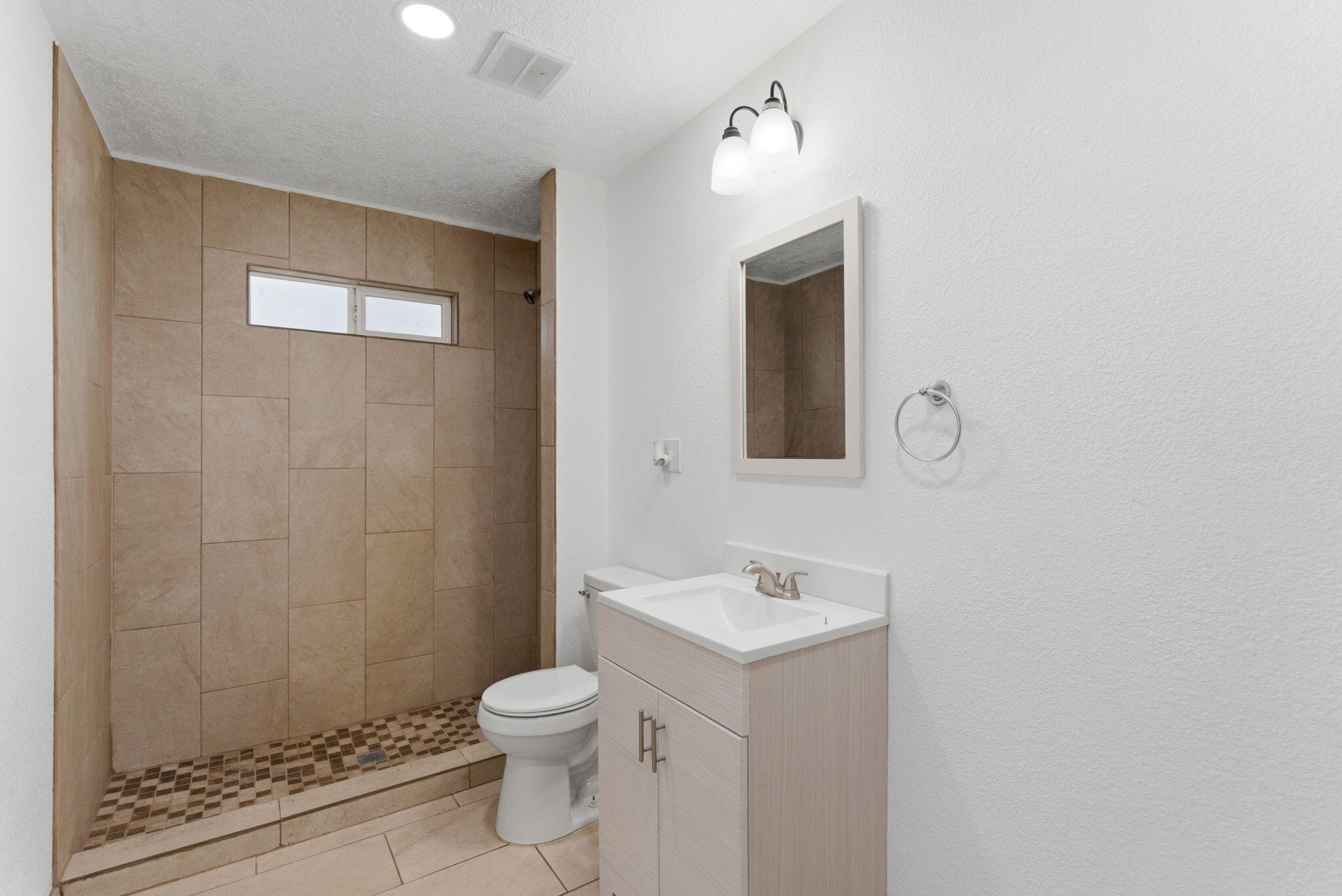 10803 Edith Boulevard NE