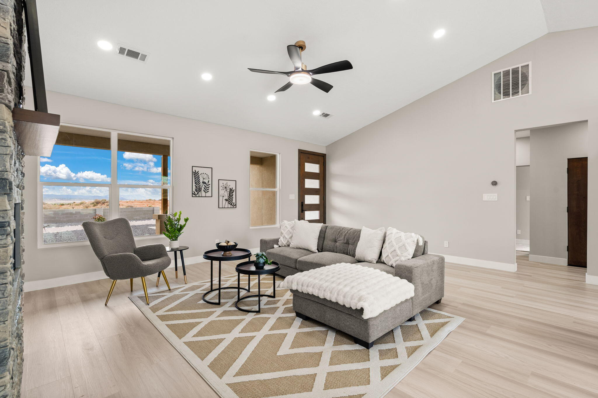 3073 Oculus Loop NE