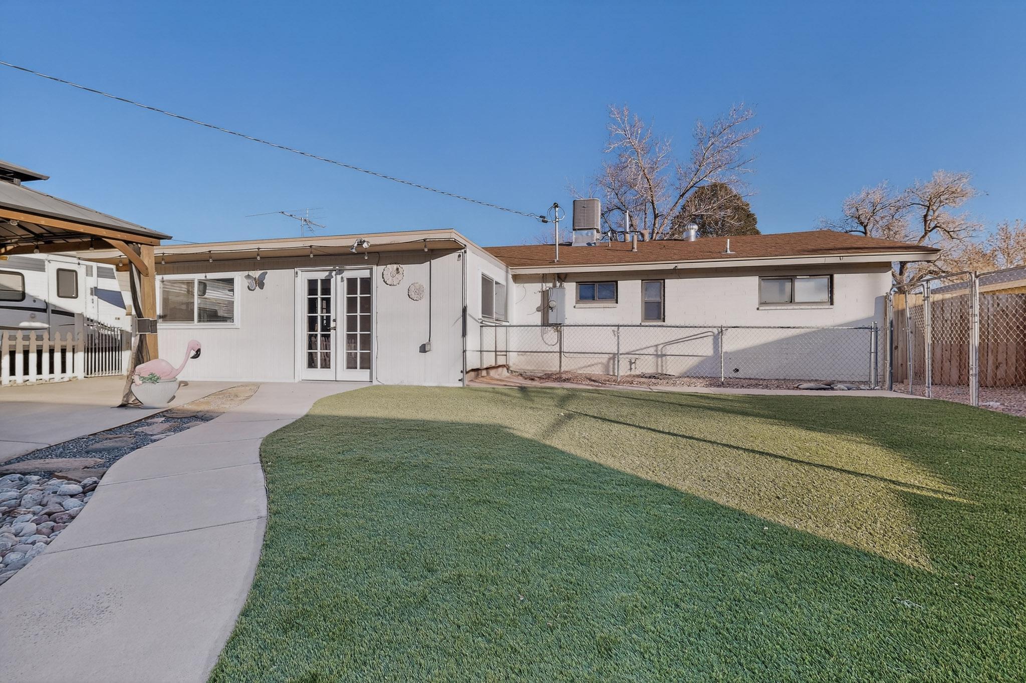 2611 Parsifal Street NE