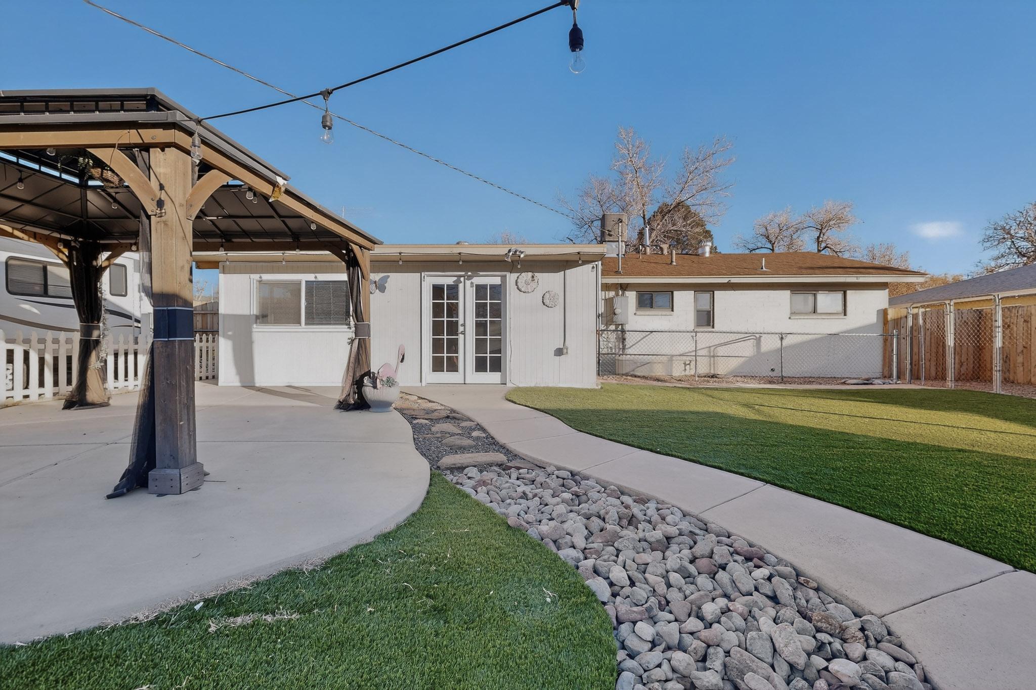 2611 Parsifal Street NE