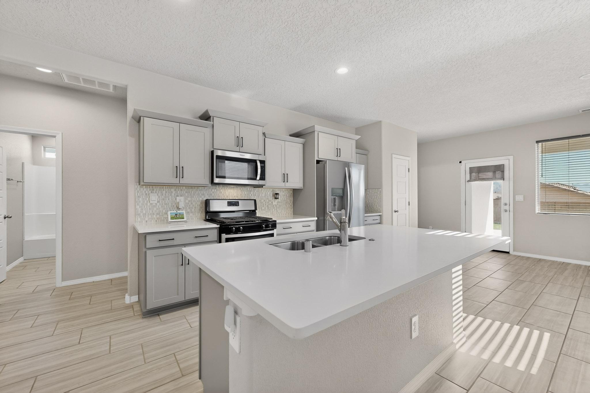 3198 Kunzita Street SE