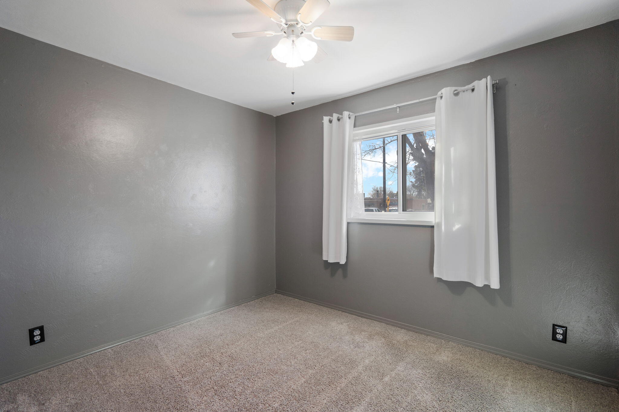 1612 Wisconsin Street NE