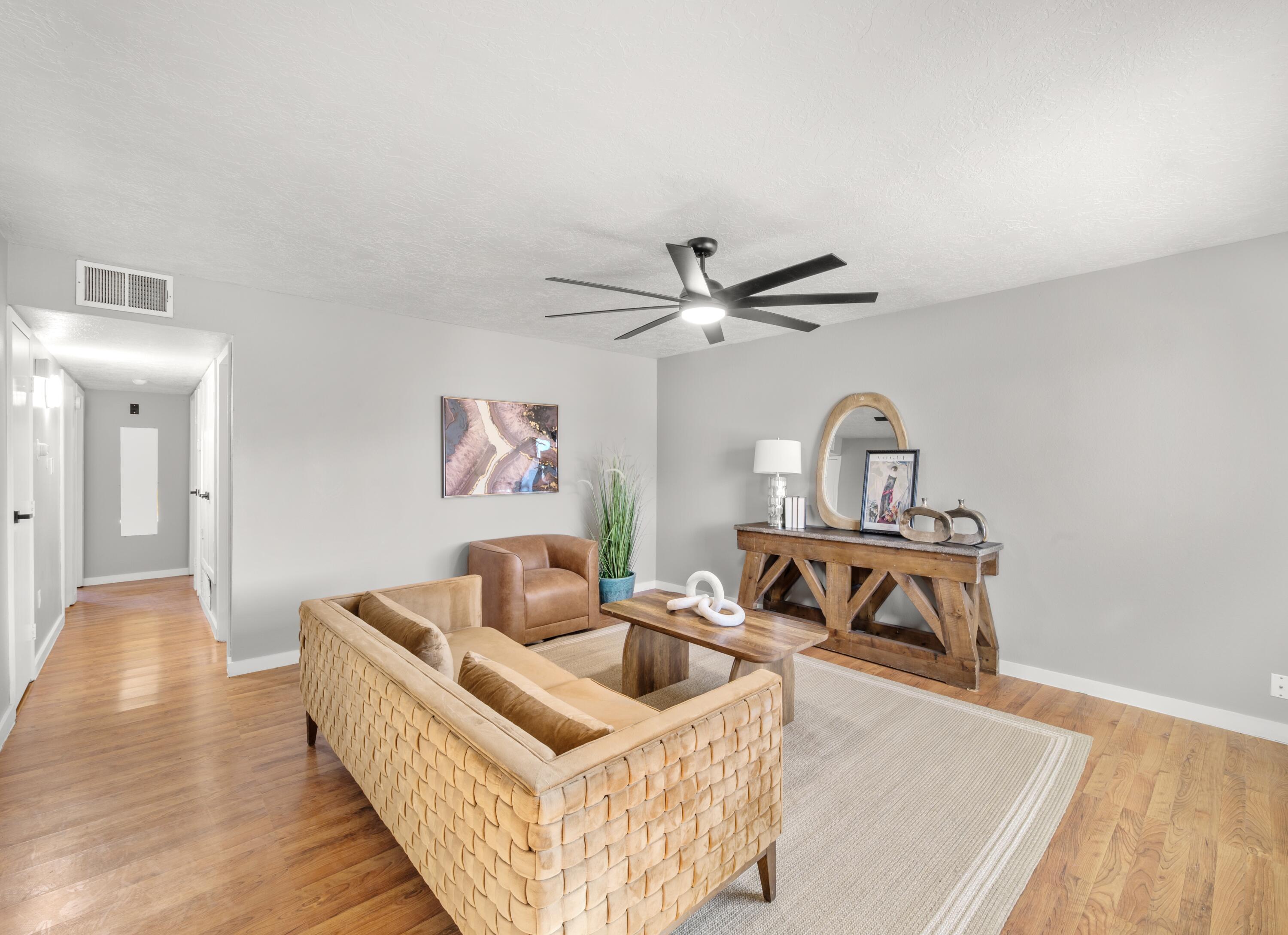 232 Shirley Street NE