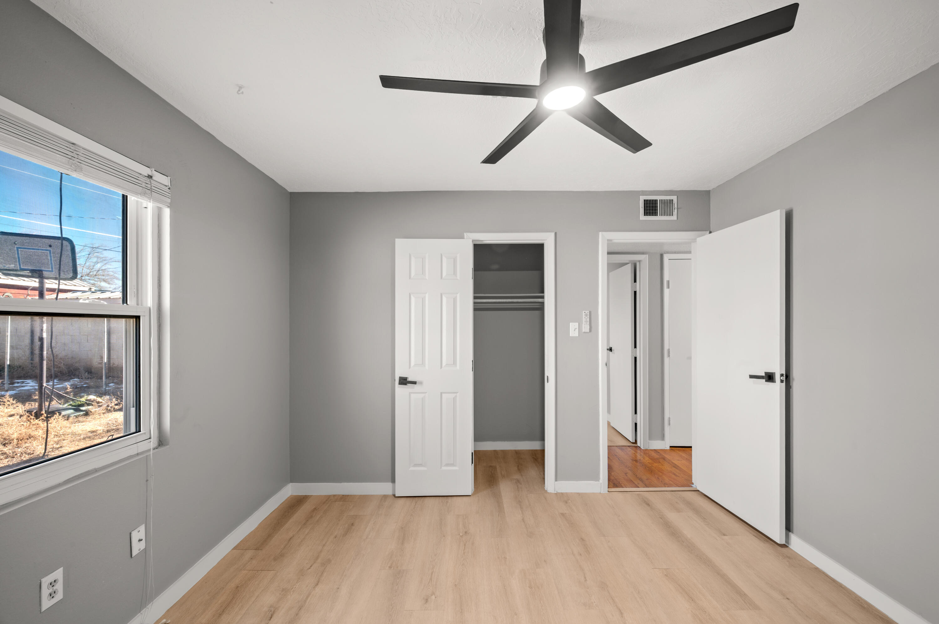 232 Shirley Street NE