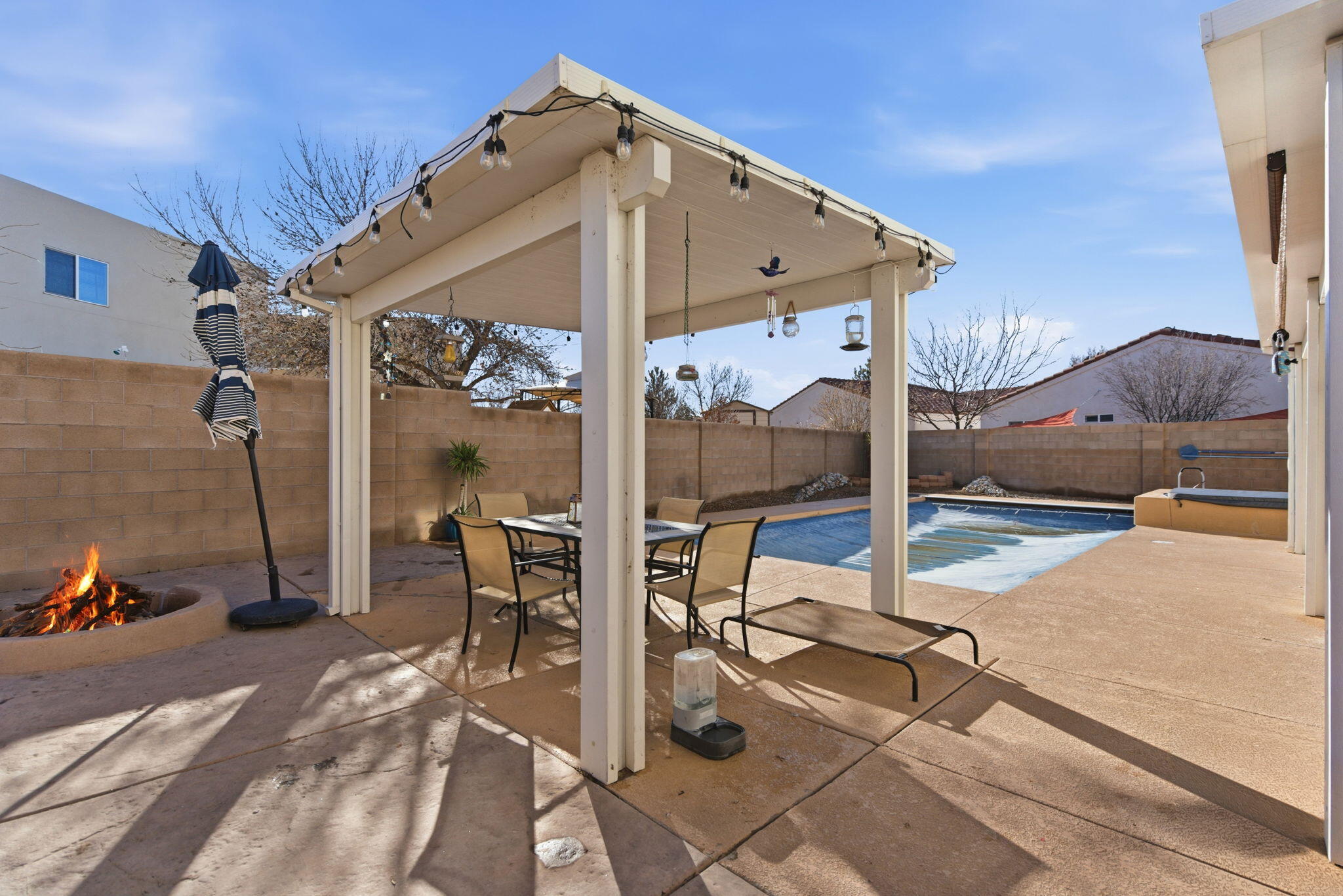 1500 Villa Del Valle NE