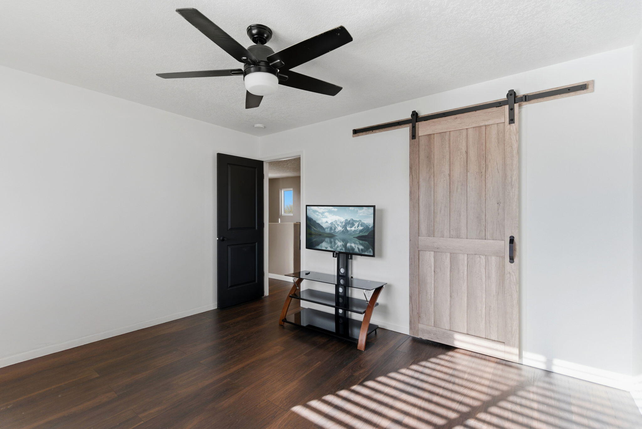 1500 Villa Del Valle NE