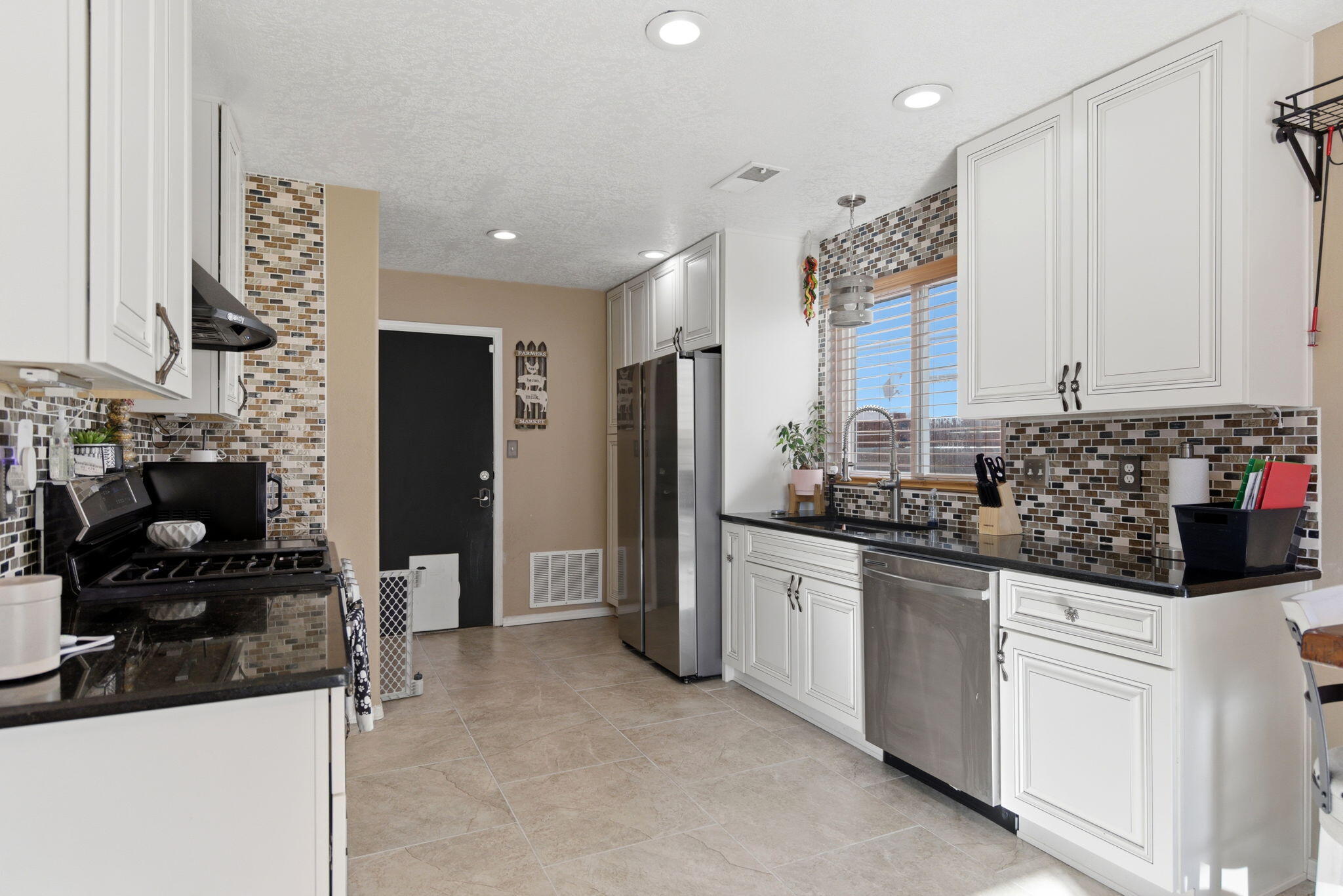 1500 Villa Del Valle NE