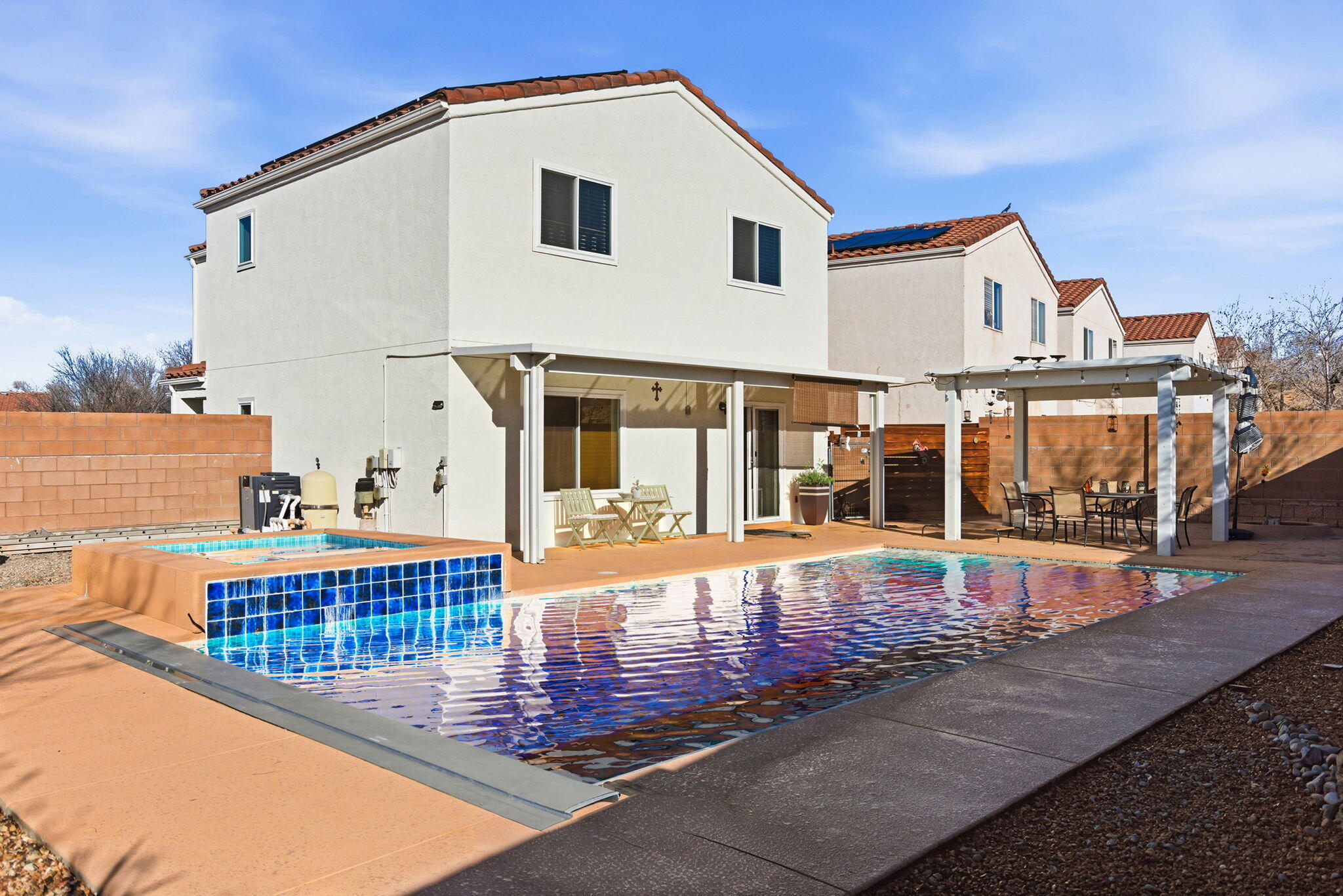 1500 Villa Del Valle NE