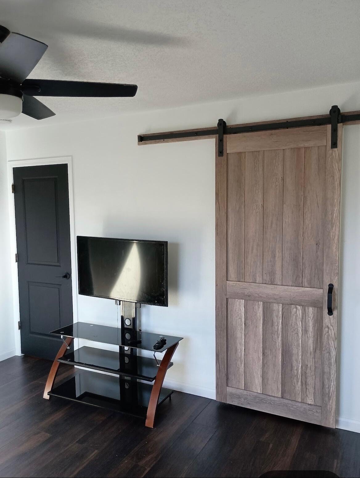 1500 Villa Del Valle NE
