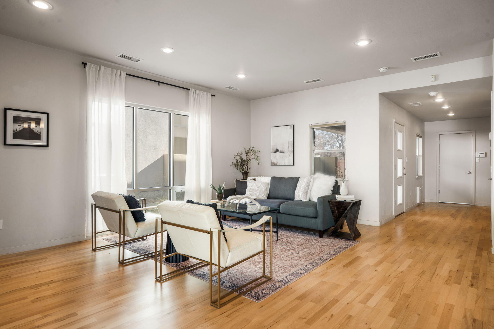 216 Aliso Drive SE