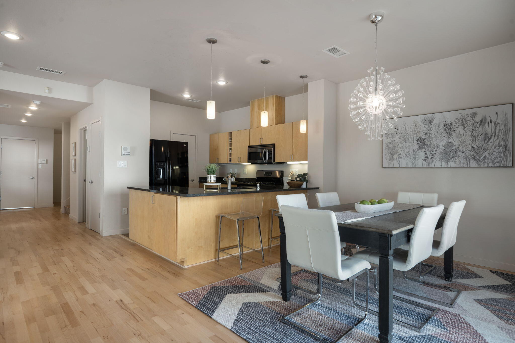 216 Aliso Drive SE
