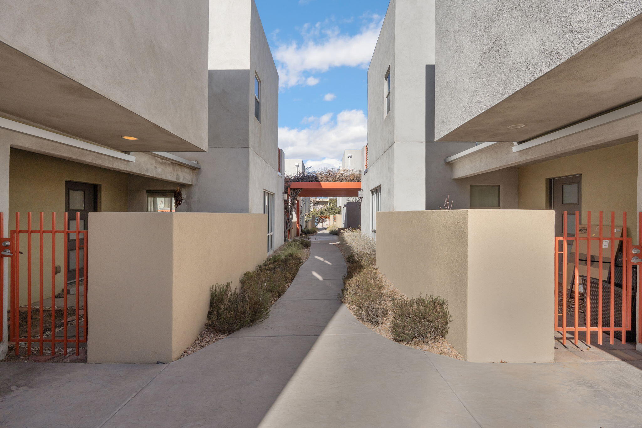 216 Aliso Drive SE