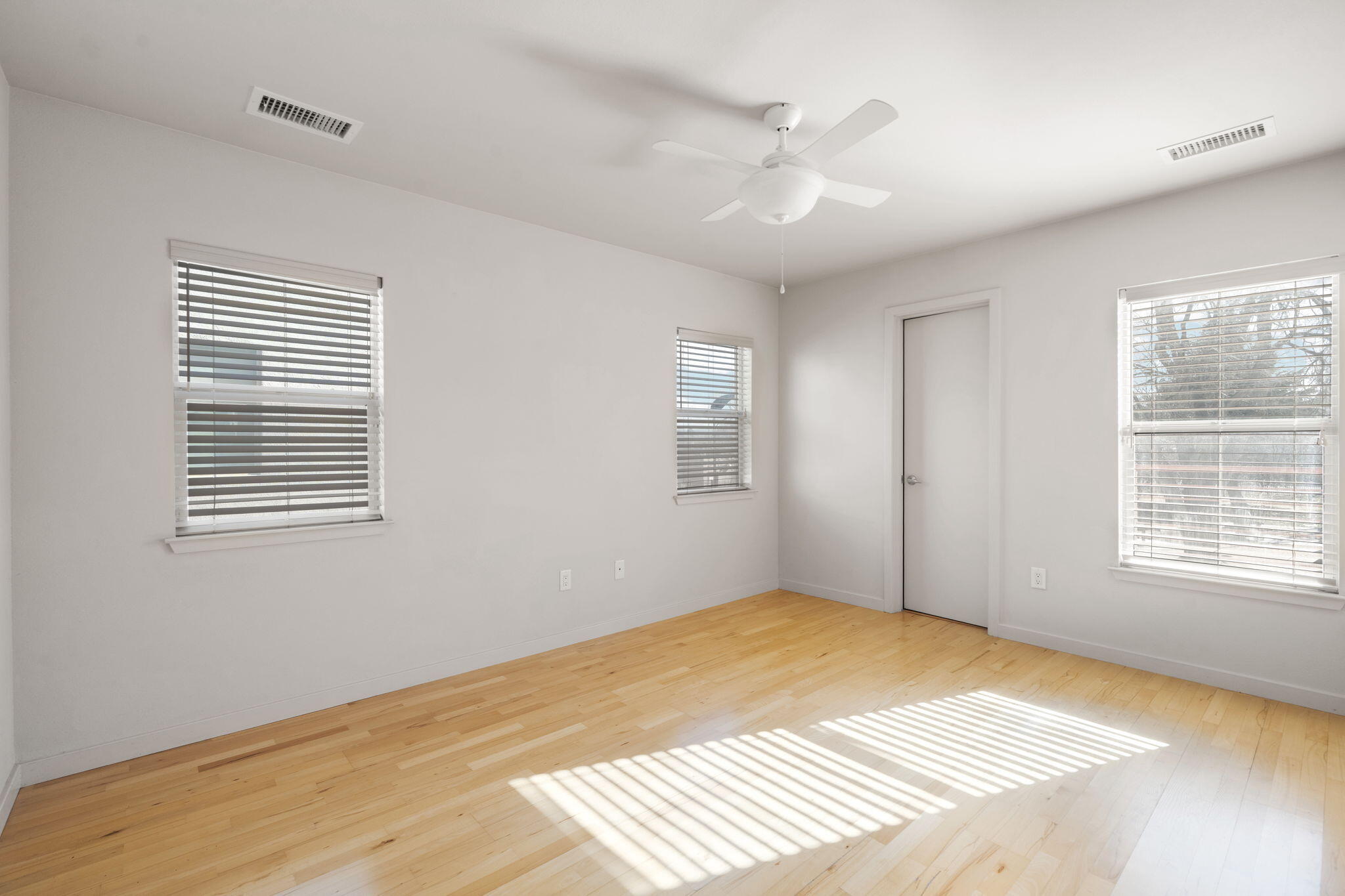 216 Aliso Drive SE